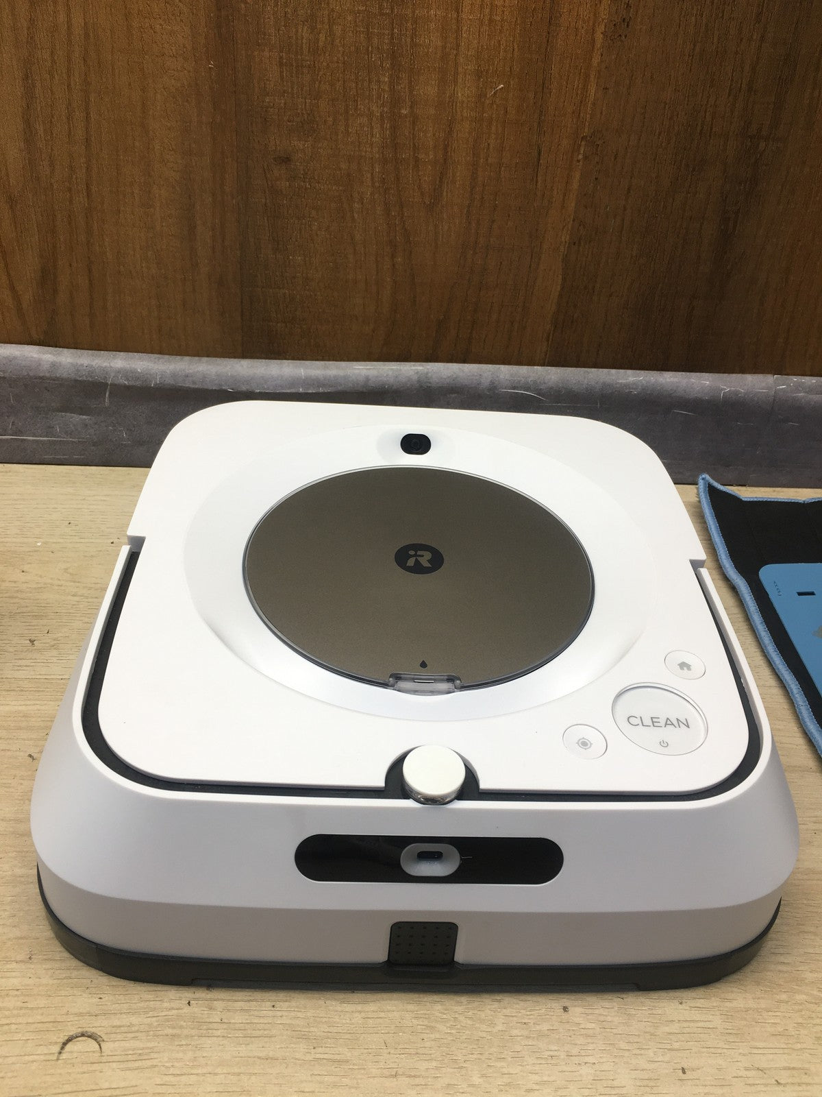 iRobot Braava Jet M6 Wischroboter mit Präzisions-Sprühstrahl RMA-Y1, I36461