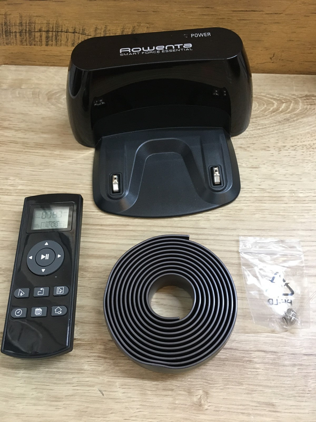 Rowenta Smart Force Essential Saugroboter RR6943WH, schwarz, I39813
