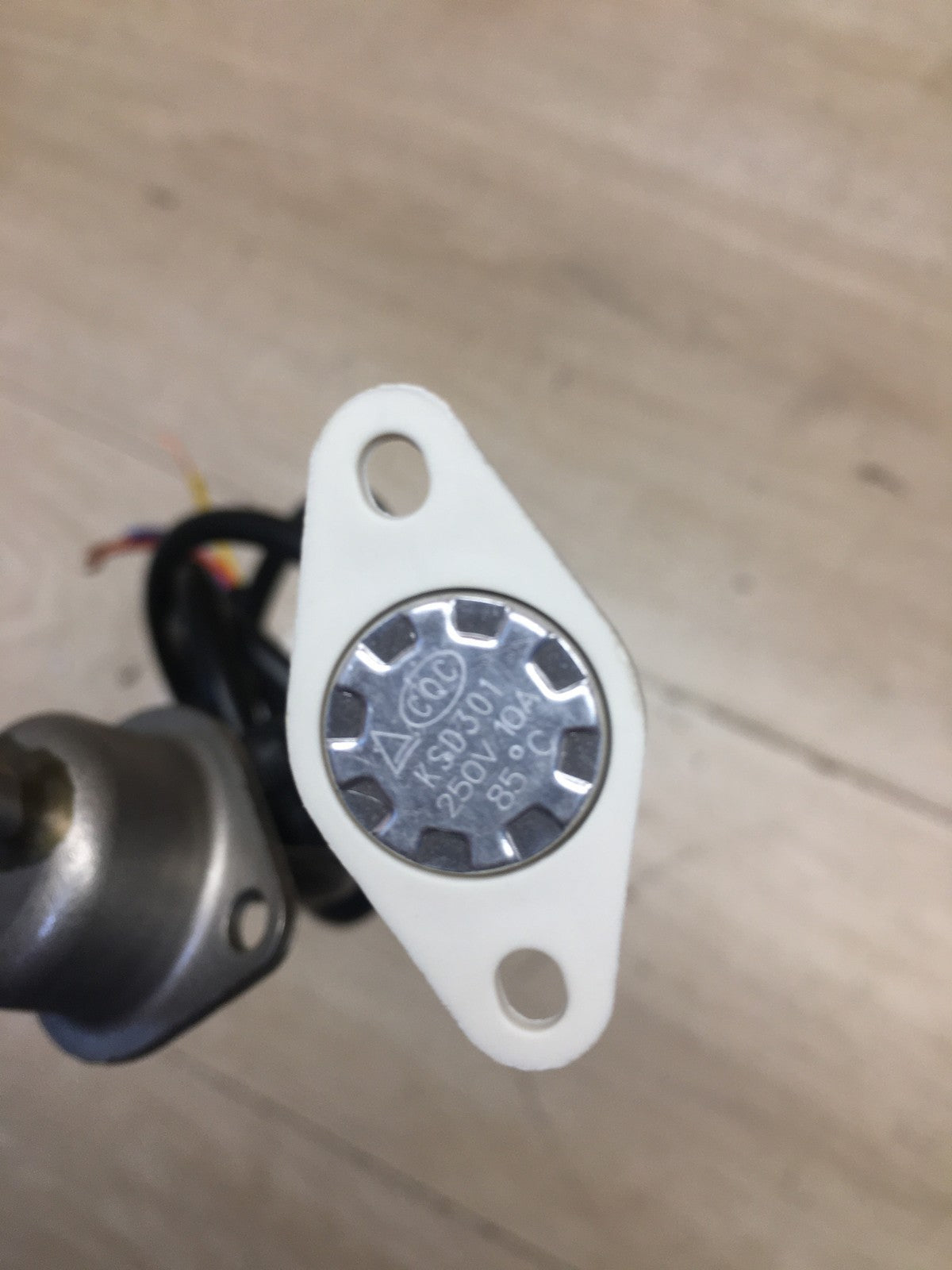 VHEUHZ Warmwasserbereiter Heizelement mit Thermostat 850W, I40049