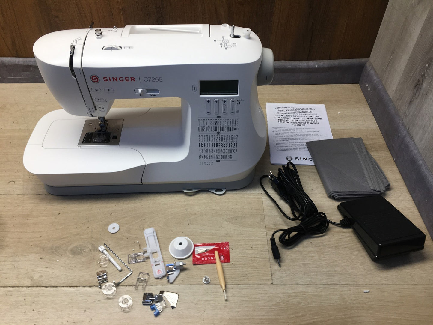 SINGER C7205 Elektro-Nähmaschine, I37804