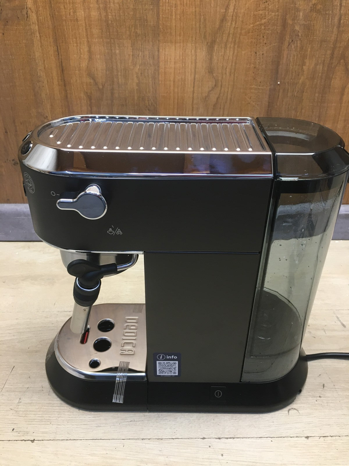 De'Longhi EC685.BK Espressomaschine mit Milchaufschäumer, I39727