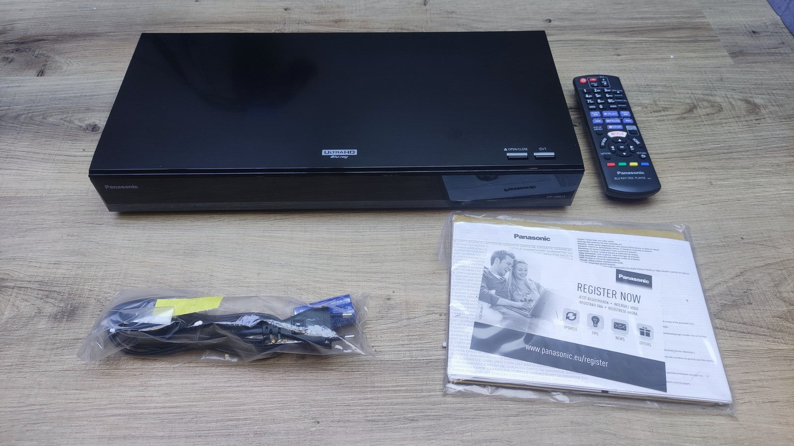 Panasonic DP-UB824 UHD Blu-ray Player, I37779
