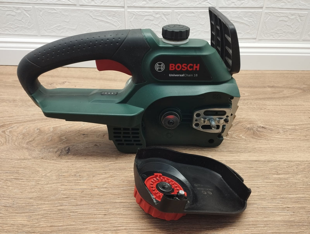 Bosch DIY UniversalChain 18 Akku-Kettensäge solo (06008B8001)