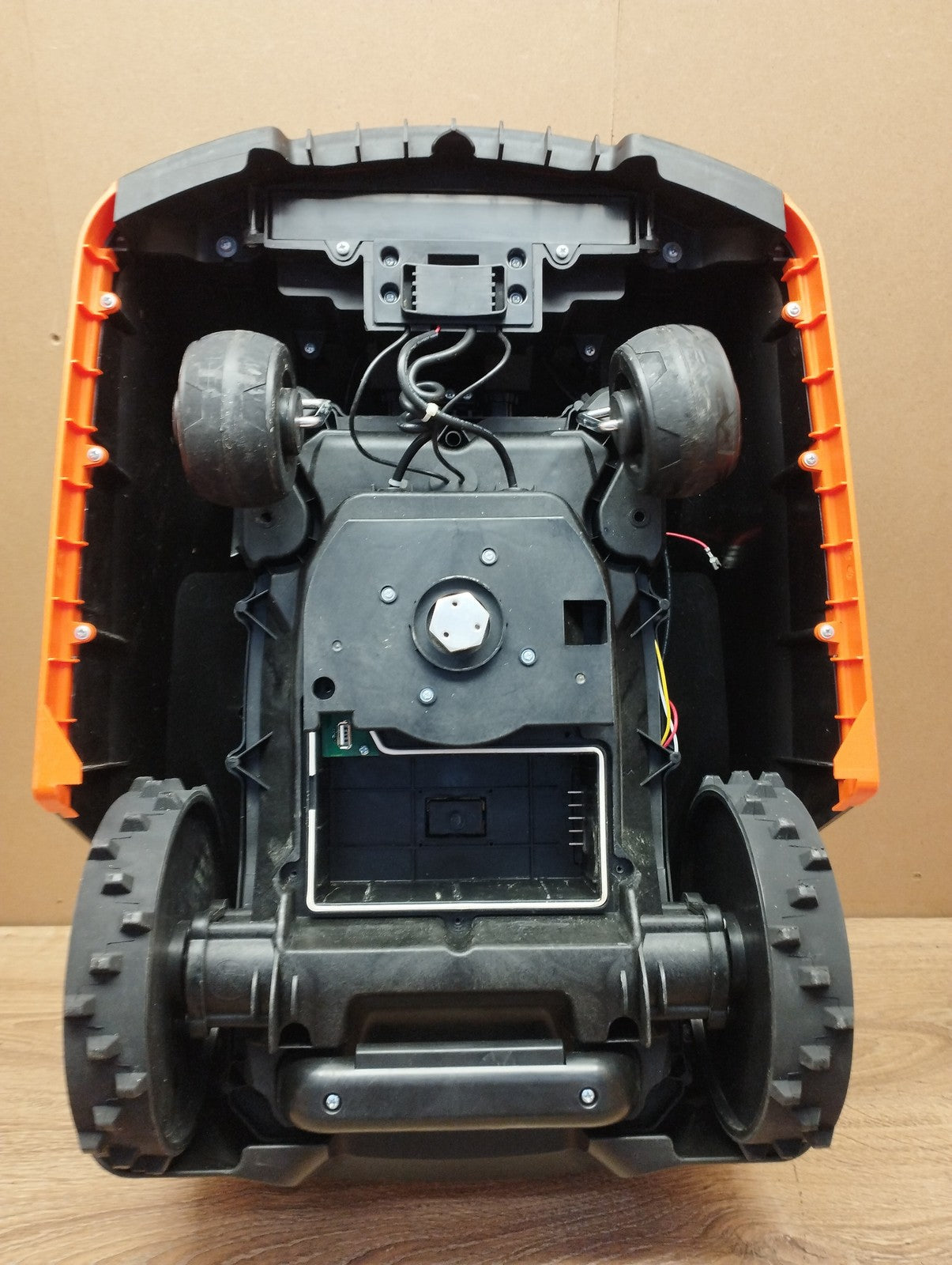 YARD FORCE Mähroboter NX100i bis zu 1000 qm, I40009