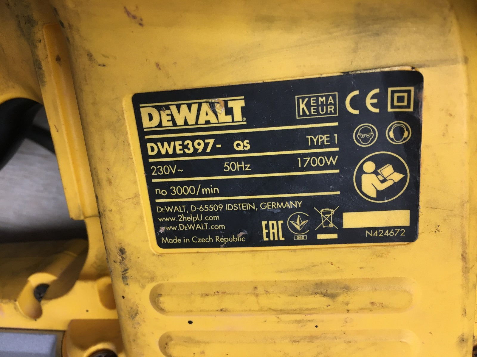 DeWalt DWE397 Alligator Spezial-Säge 1700 W für Hochlochziegel, I37790