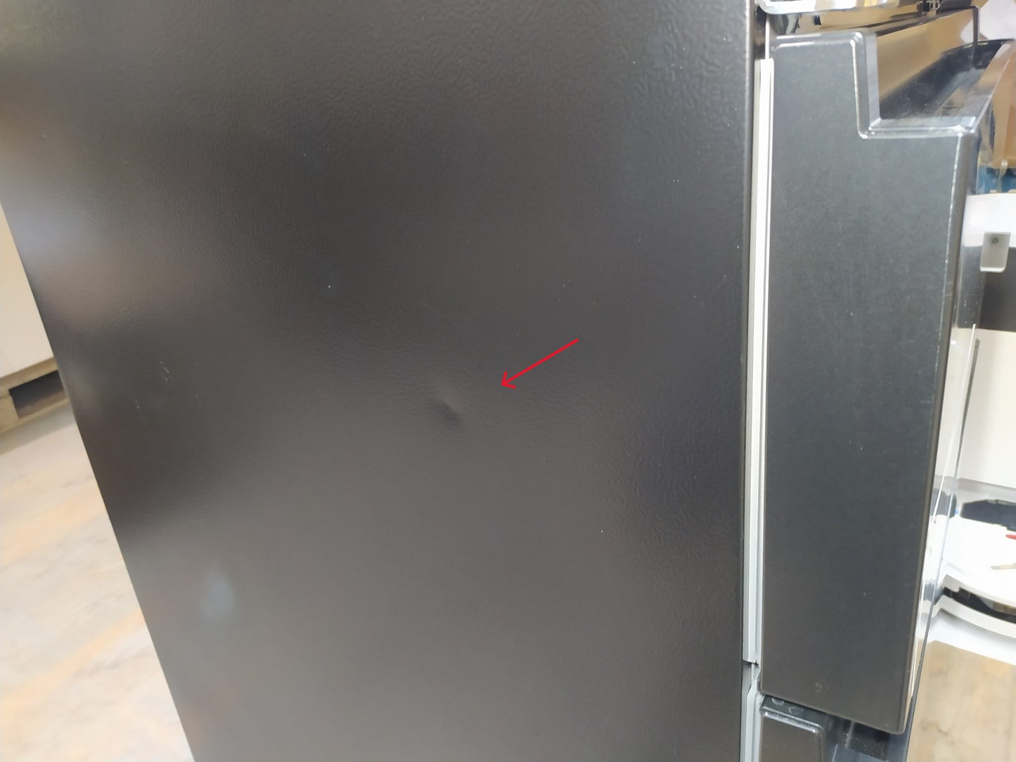 Hisense RF632N4WFE Kühlschrank Freistehend French Door 485 L NoFrost Schwarz