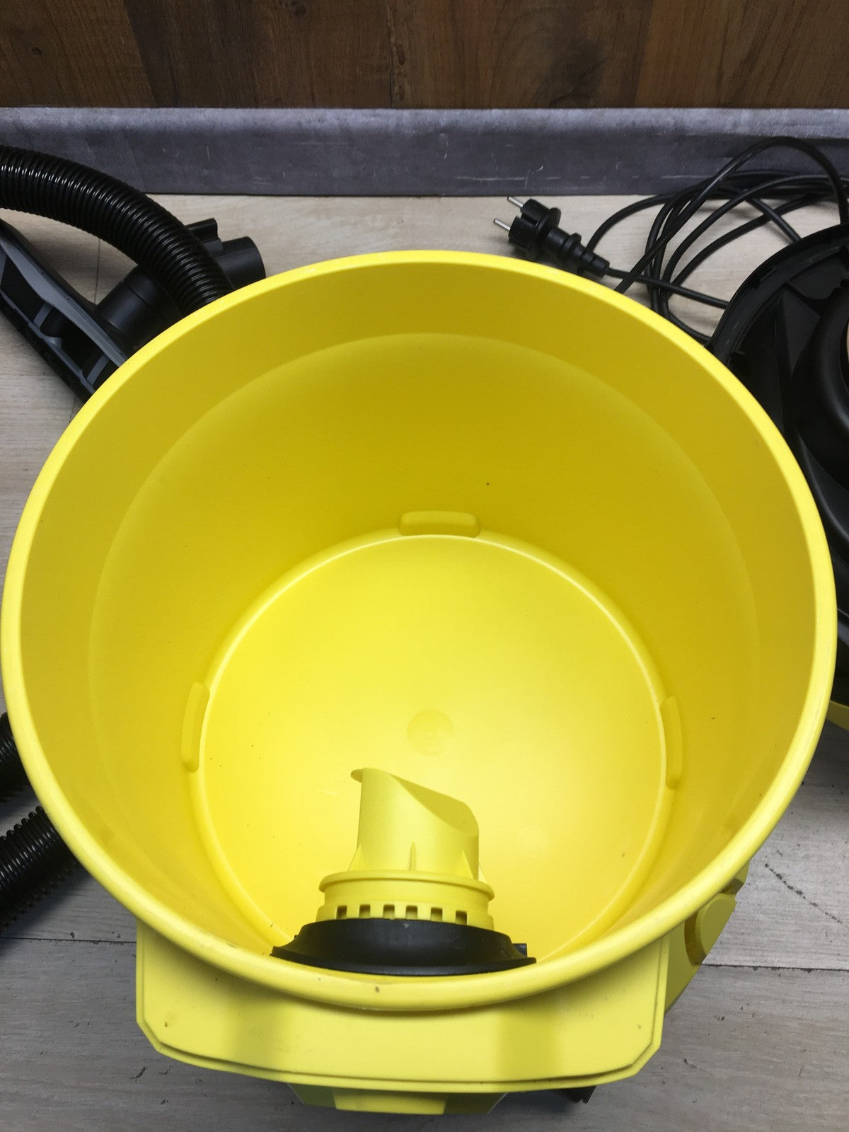 Kärcher Nass-/Trockensauger WD 2 Plus (1.628-009.0), 1000 W, I40856