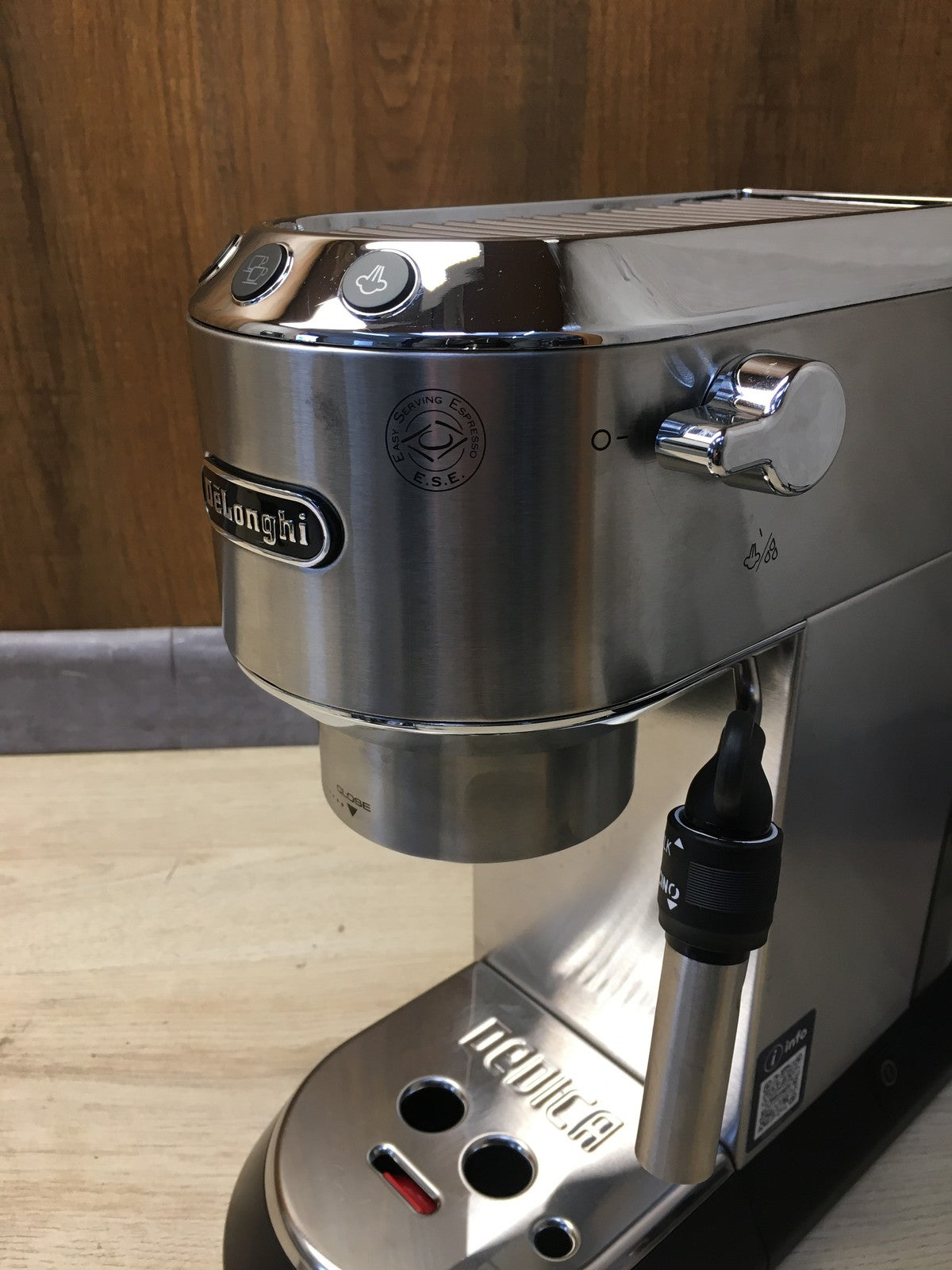 De'Longhi EC685.M Espressomaschine mit Milchaufschäumer, 1350W, I36306