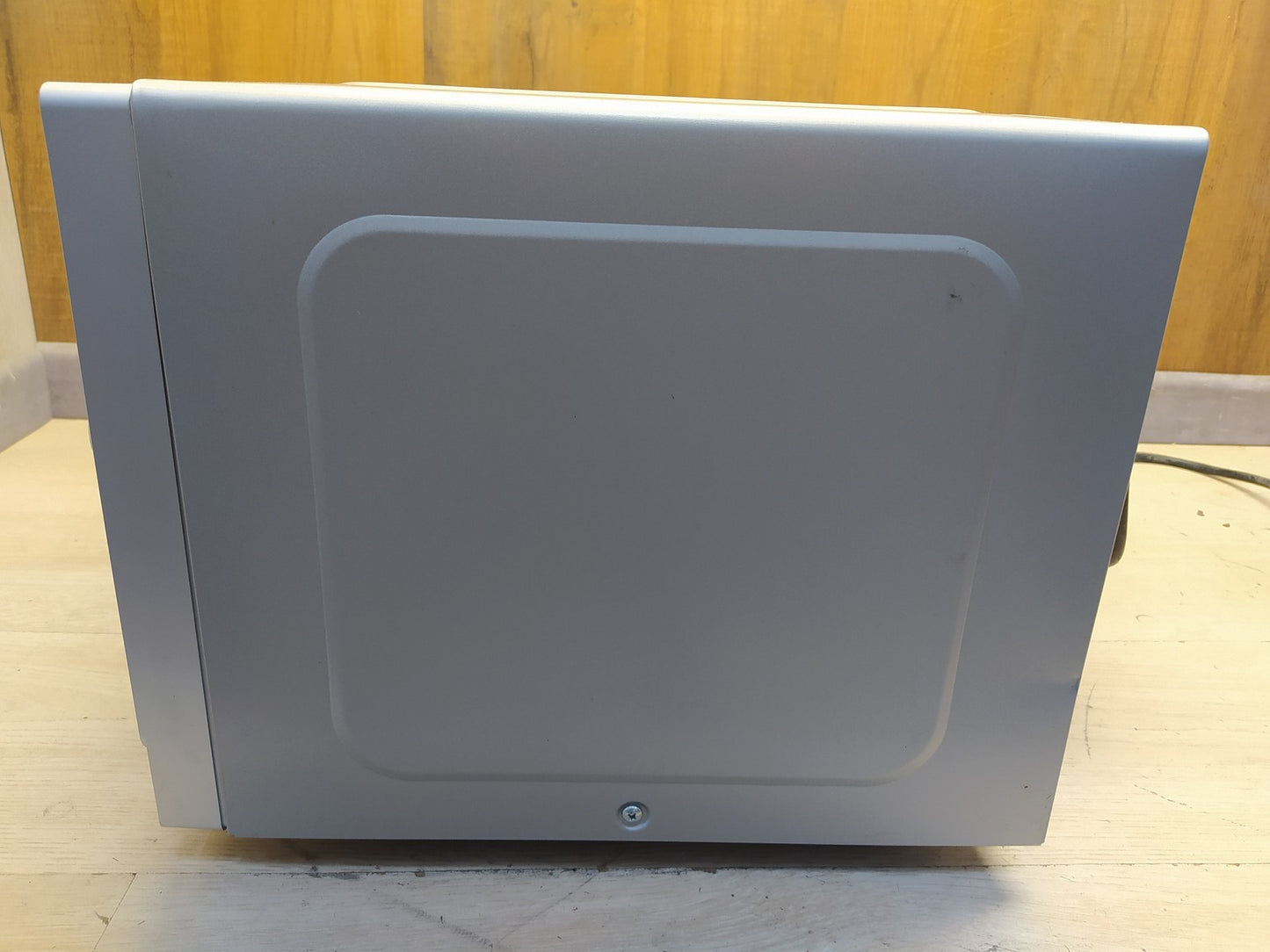SHARP R843INW Mikrowelle 25 L, 900 W, I38985