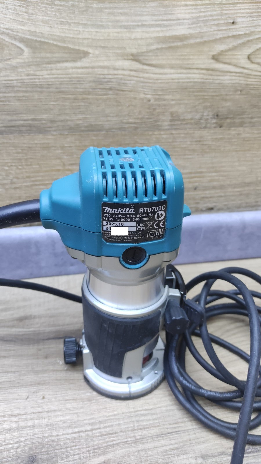 Makita RT0702C Multifunktionsfräse, I40912