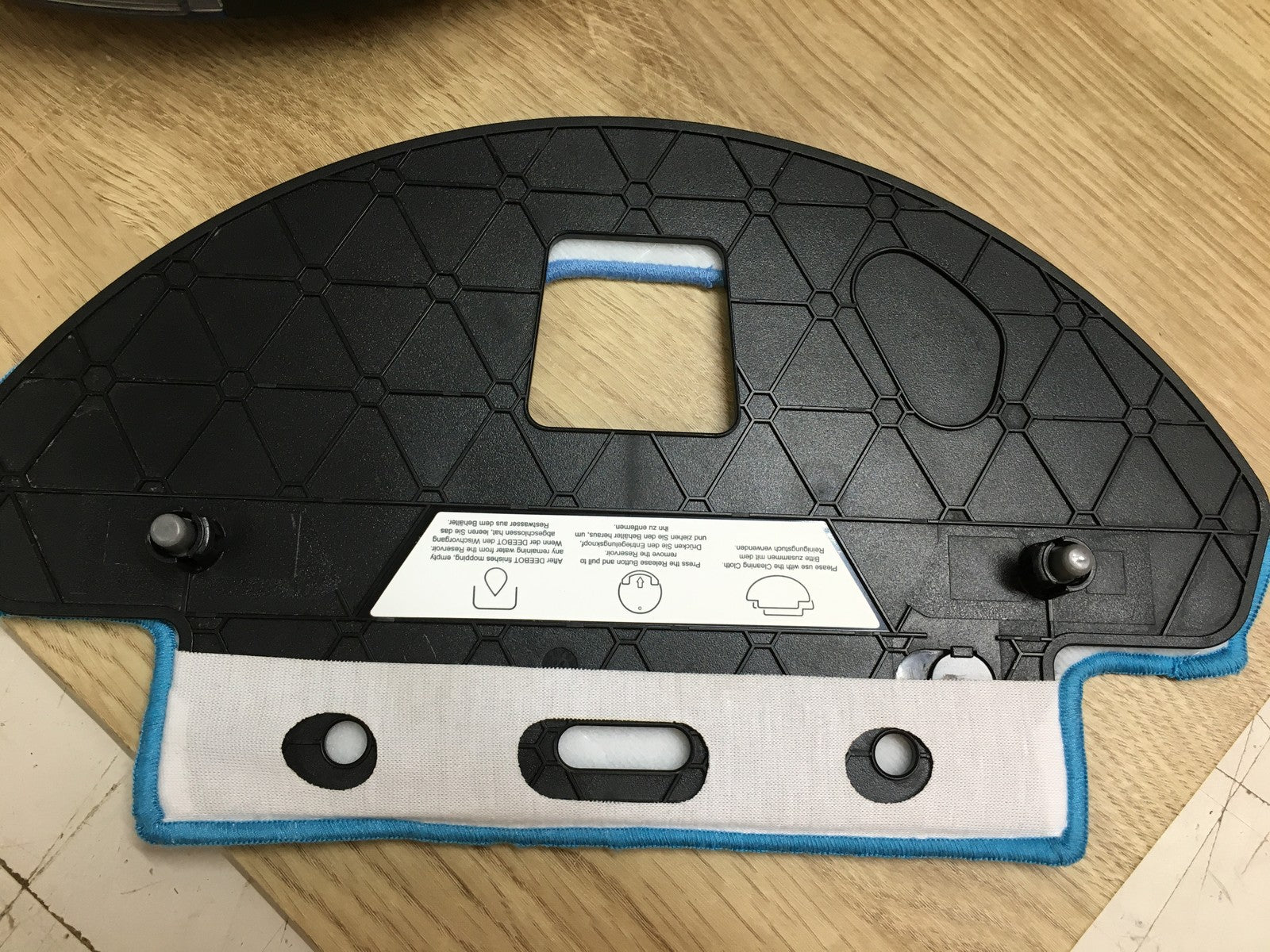 ECOVACS DEEBOT OZMO 930 Saugroboter mit Wischfunktion DG3G, I39815