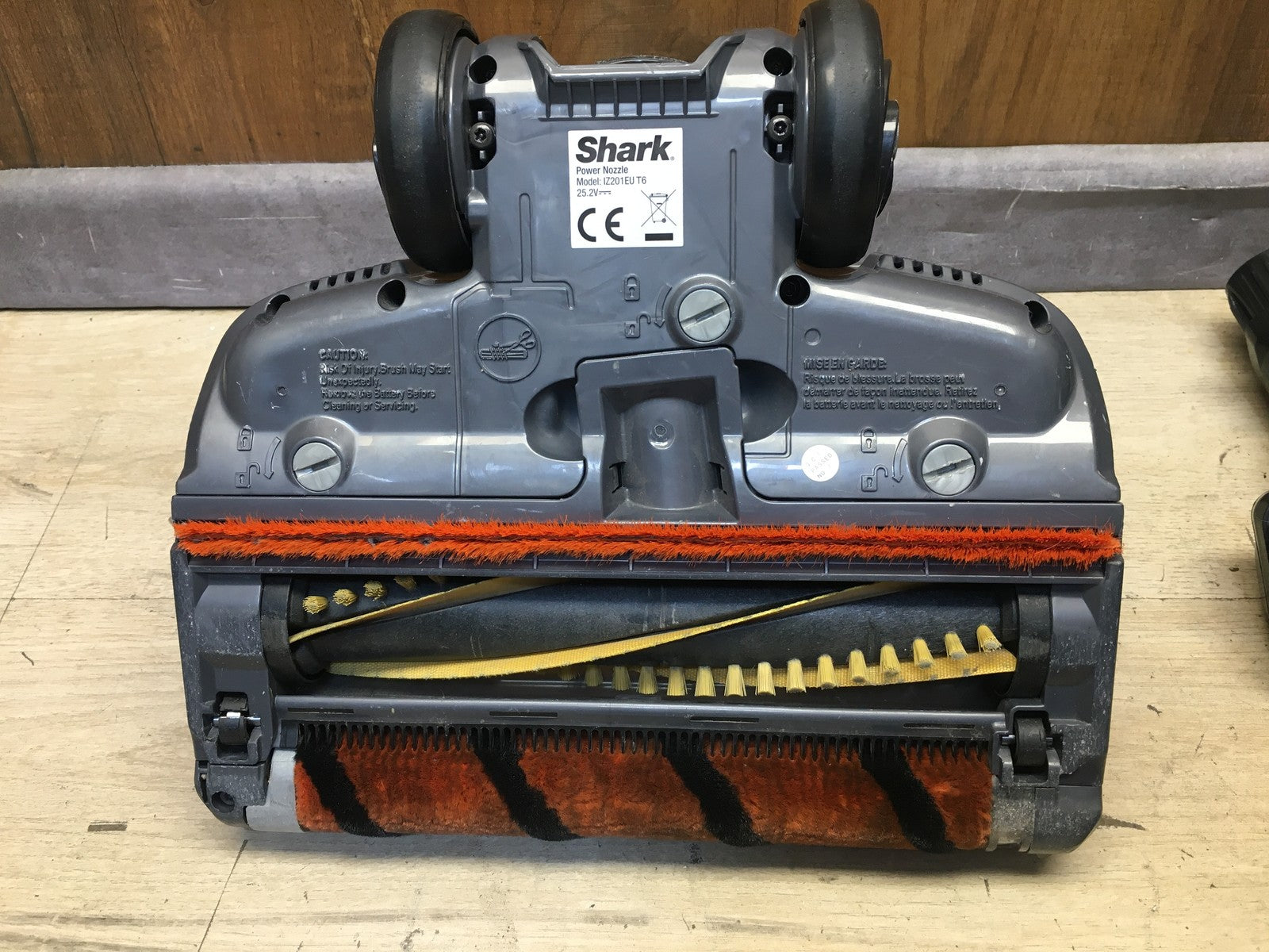 Shark Kabelloser Stielstaubsauger IZ201EU, Orange, I39033