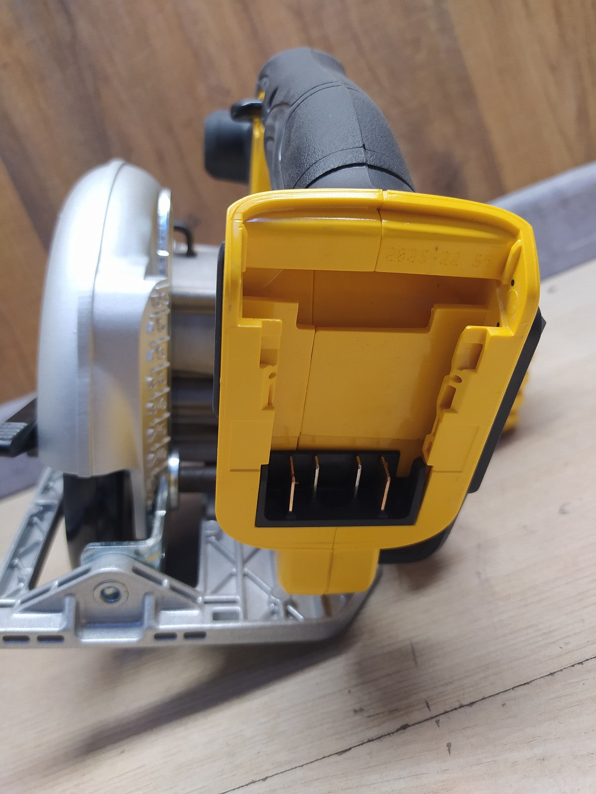 Dewalt DCS391 Akku-Handkreissäge Solo, 165 mm, 18V, I38641