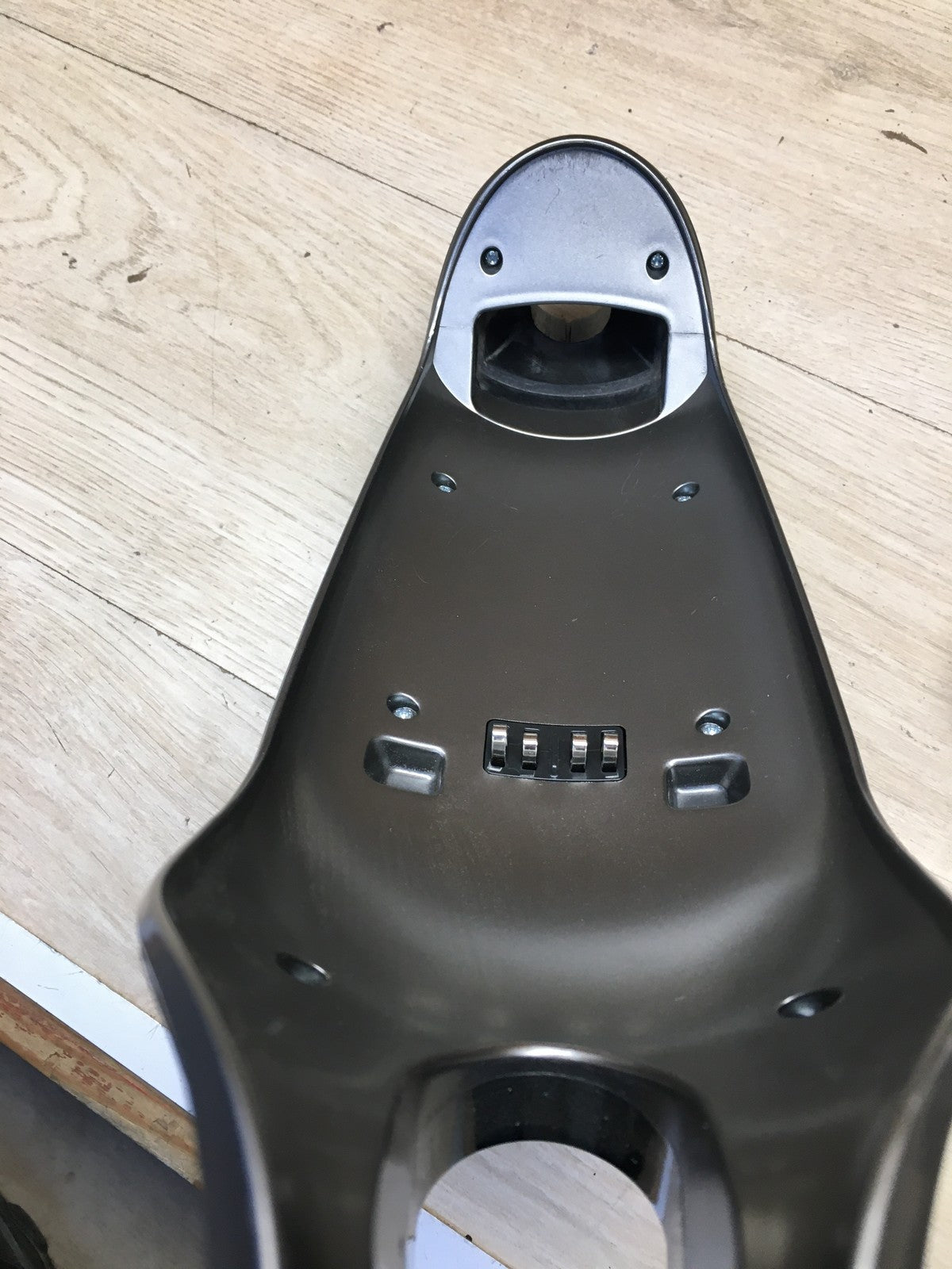 Grundig GMS2500 2 in 1 Akku-Stab-/Handstaubsauger VCH 9832 I36231