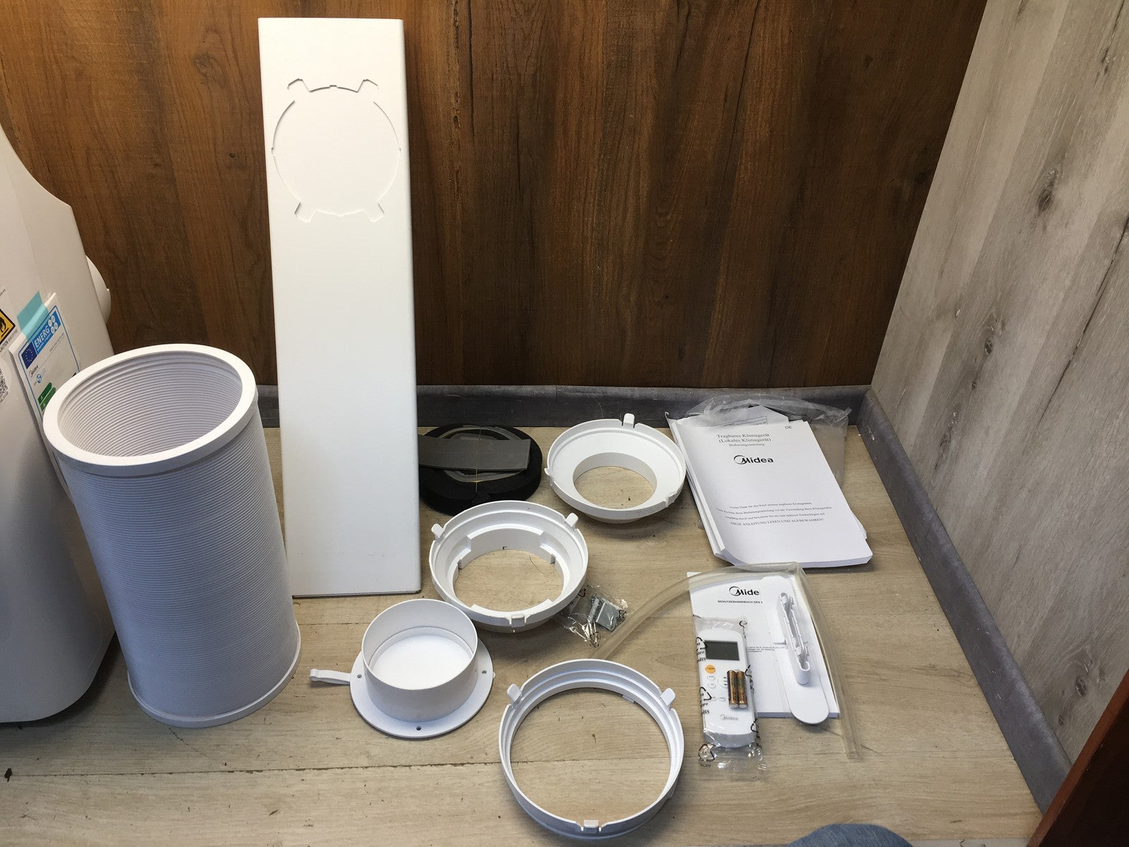 Midea Mobiles Klimagerät Silent Cool 26 Pro WF, 9000 BTU 2,6kW, EEK:A, I39010