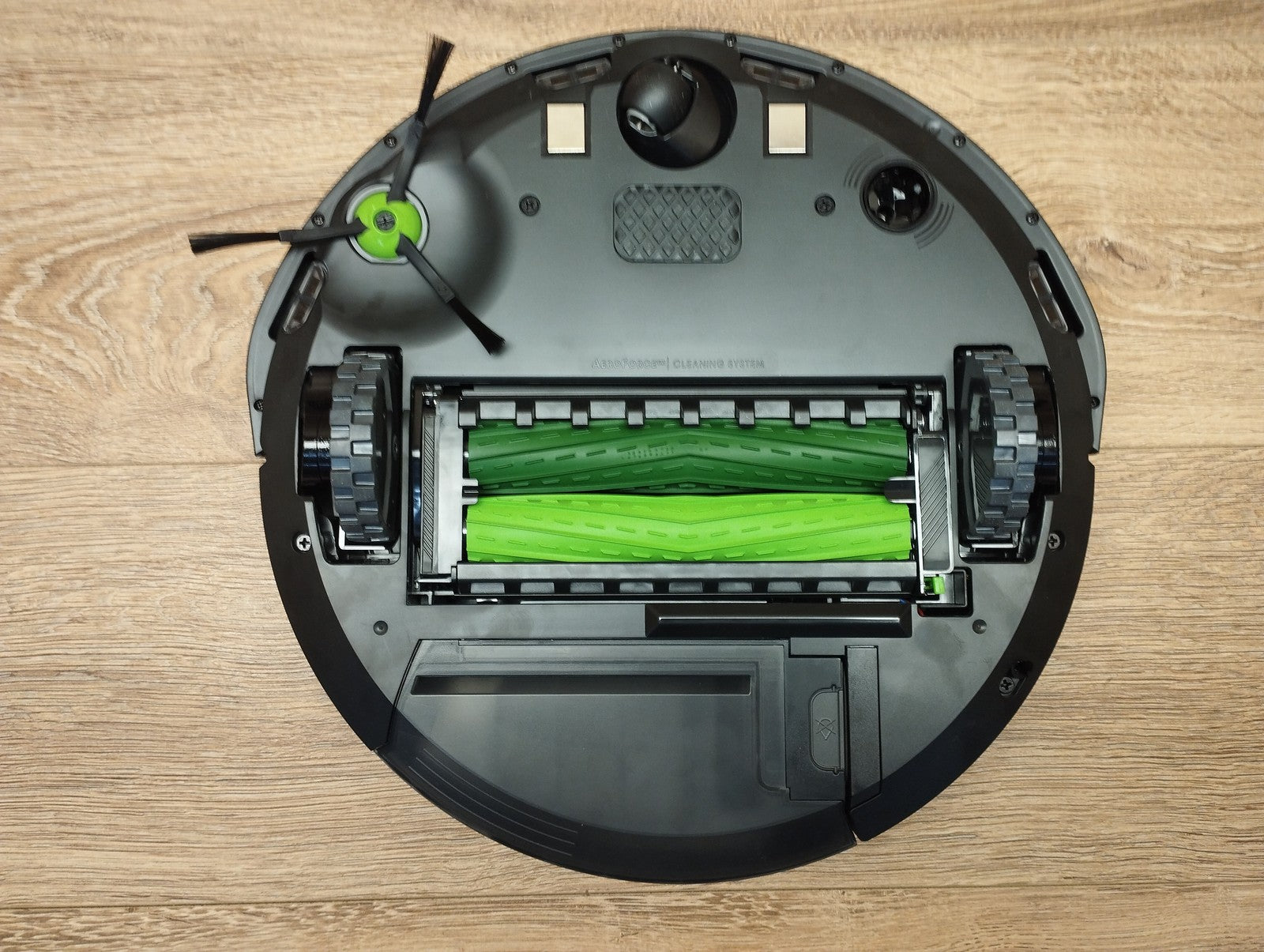 iRobot Roomba i1 Saugroboter RVD-Y1, I39748