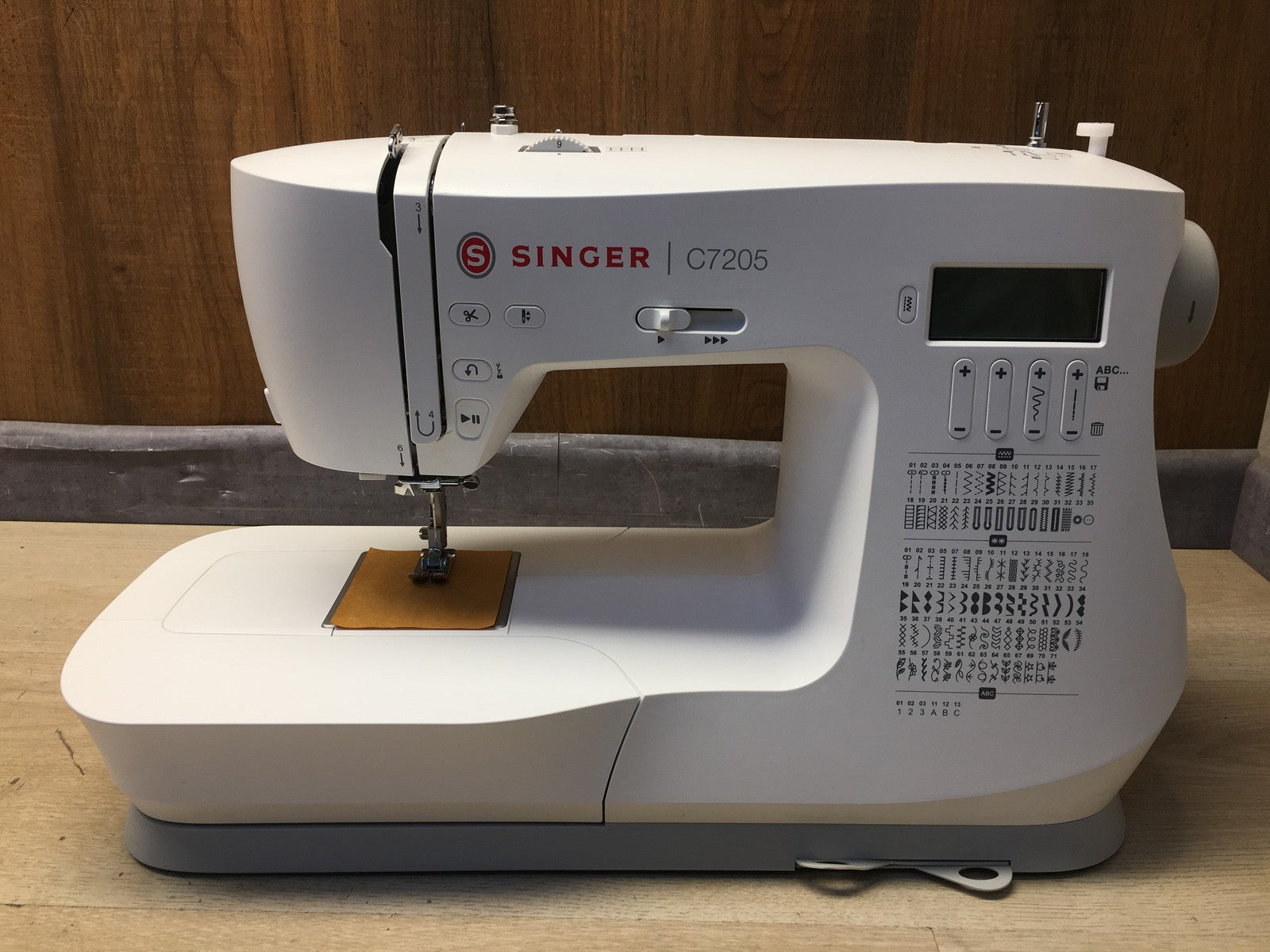 SINGER C7205 Elektro-Nähmaschine, I37804