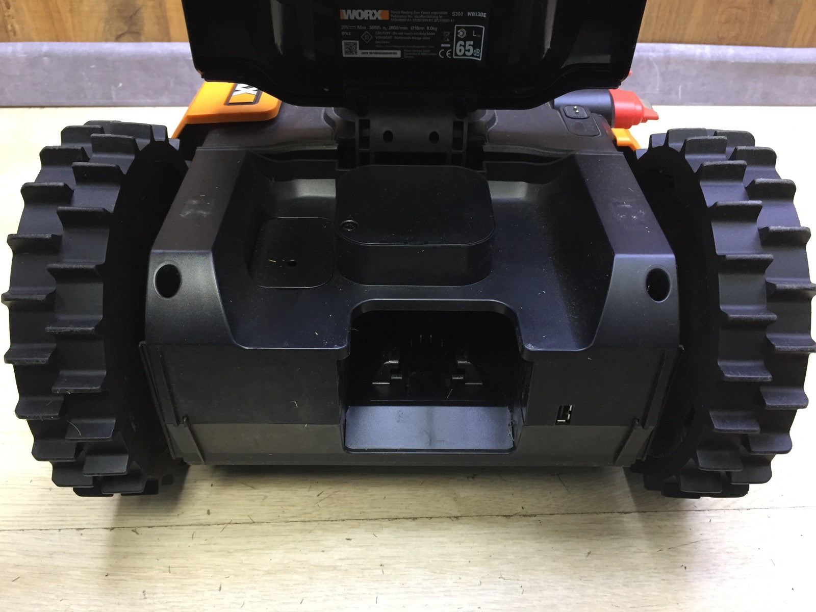 Worx Landroid S WR130E Mähroboter/Akkurasenmäher für Gärten bis 300 qm, I33174