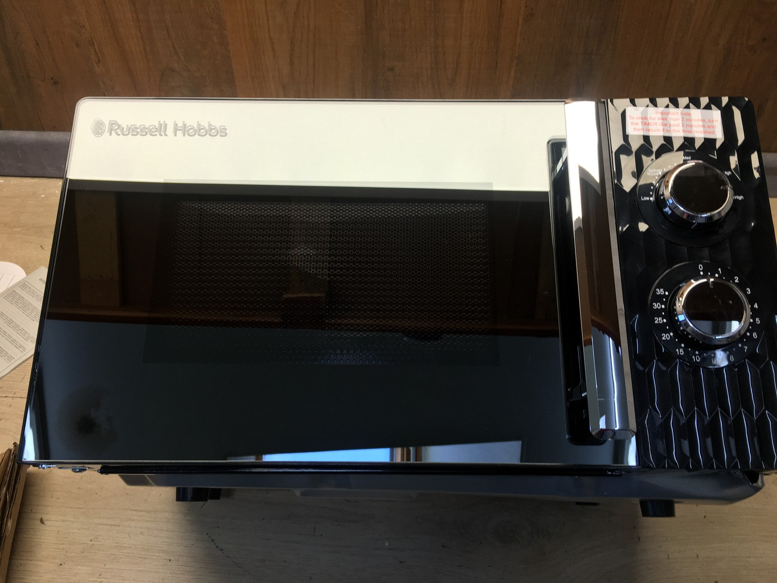 Russell Hobbs RHMM715B Mikrowelle, 17 L, 700W, Schwarz, I39398
