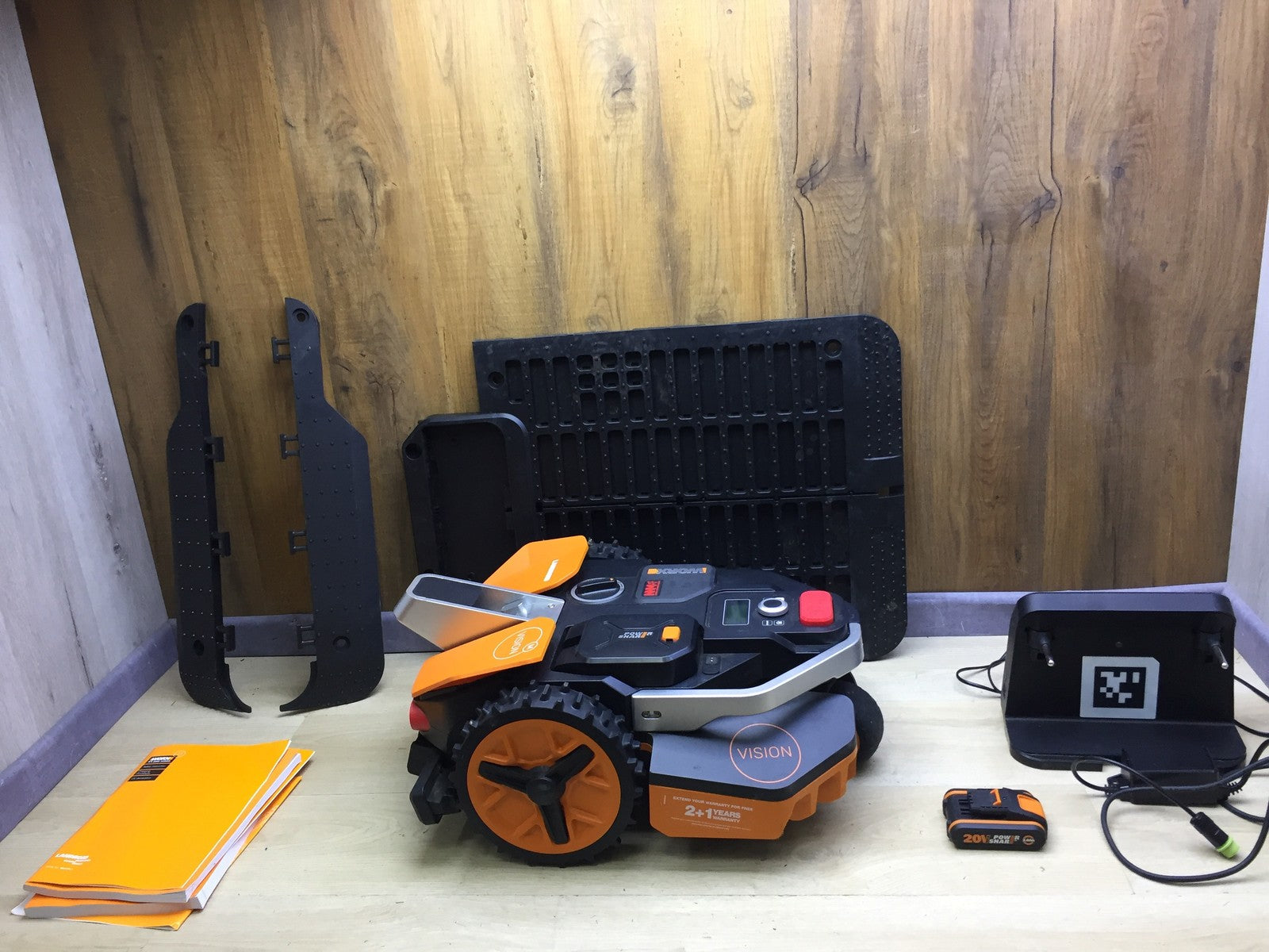 WORX Landroid Vision M550 Mähroboter ohne Begrenzungskabel WR205E I33591