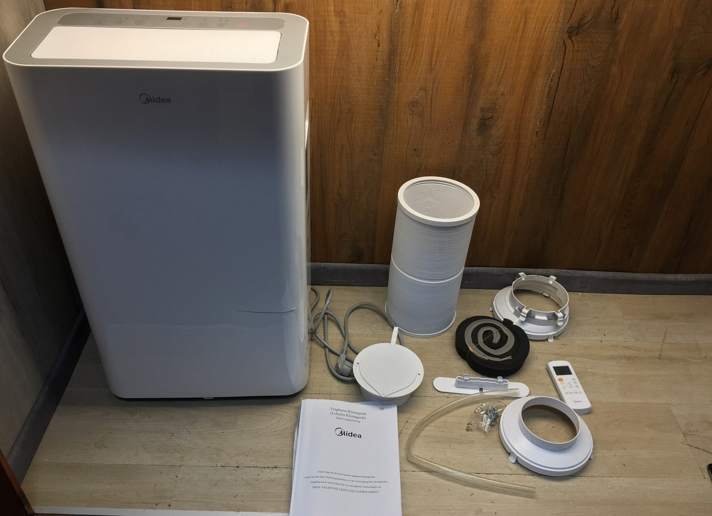 Midea Mobiles Klimagerät Silent Cool 26 Pro WF, 9000 BTU 2,6kW, EEK:A, I39005