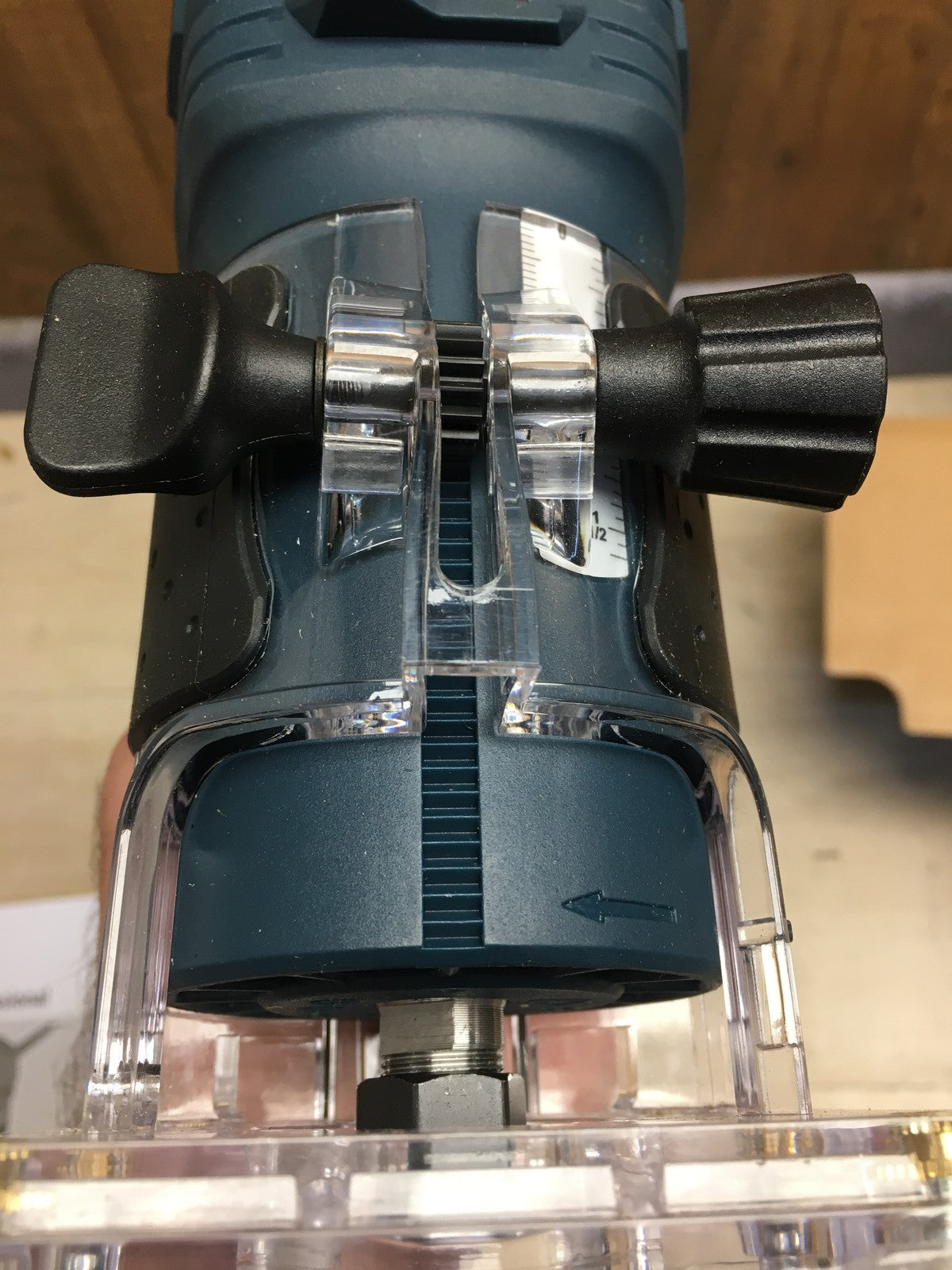 Bosch Professional Kantenfräse GKF 550, I38461