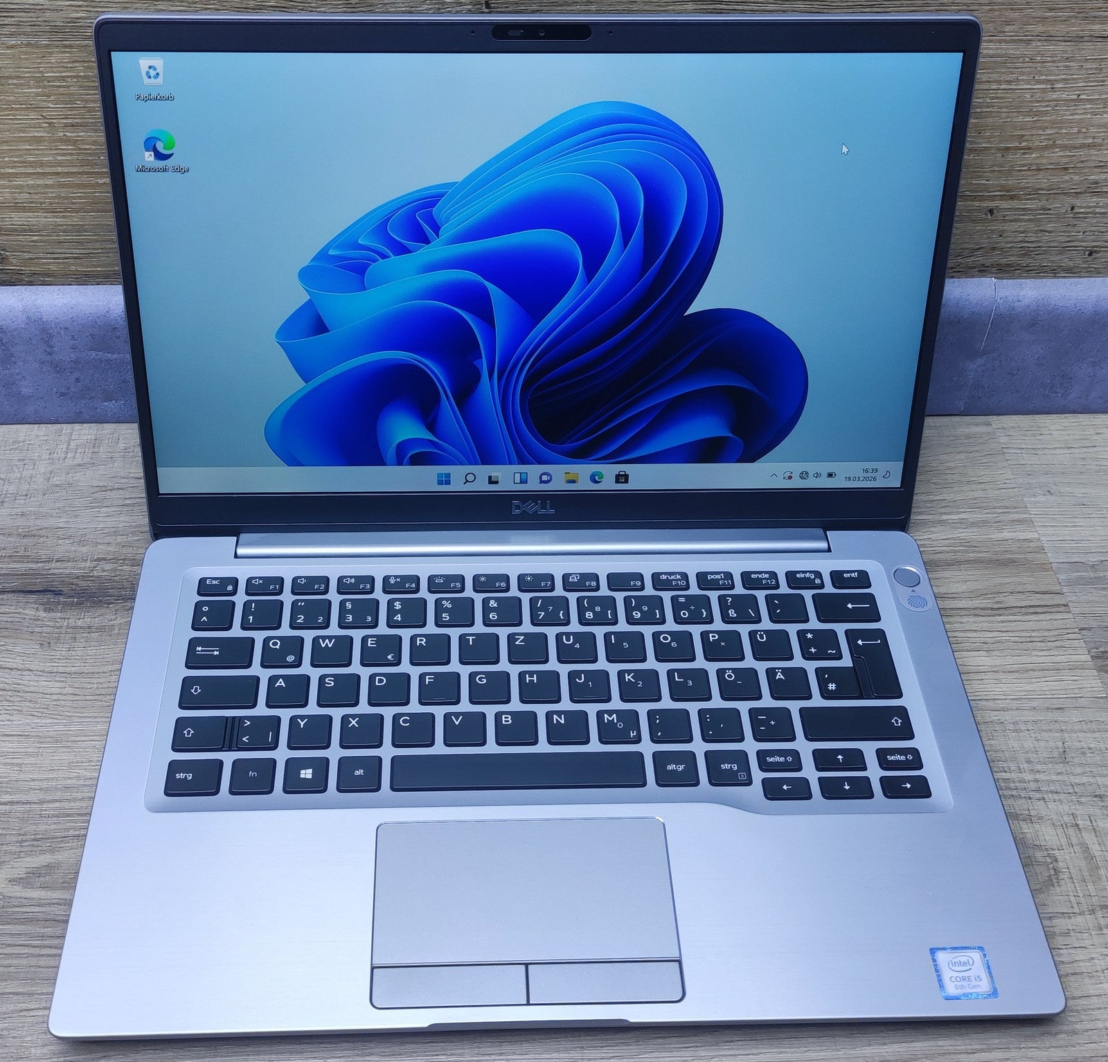 Dell Latitude 7400 Notebook 14" FHD i5-8265U 16GB 256GB Thunderbolt USB-C WiFi