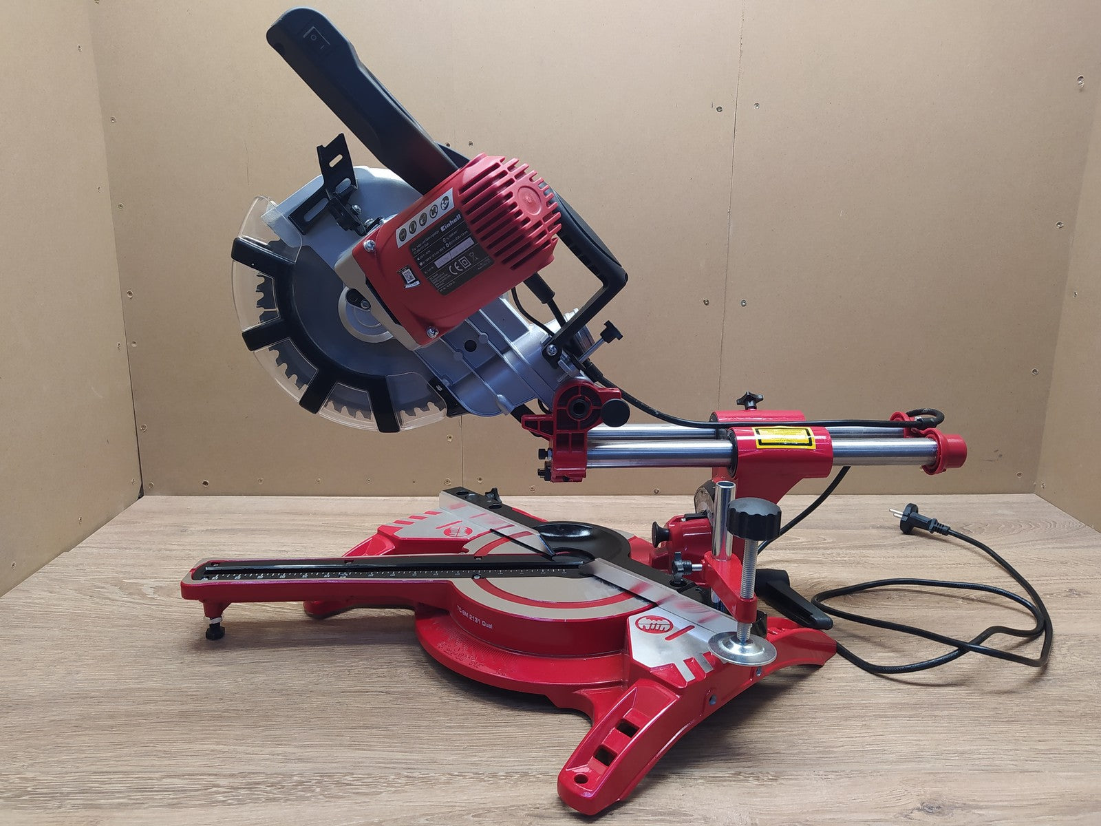 Einhell TC-SM 2131 Dual Elektro-Zug-/Kapp-/Gehrungssäge 4300835, I39149