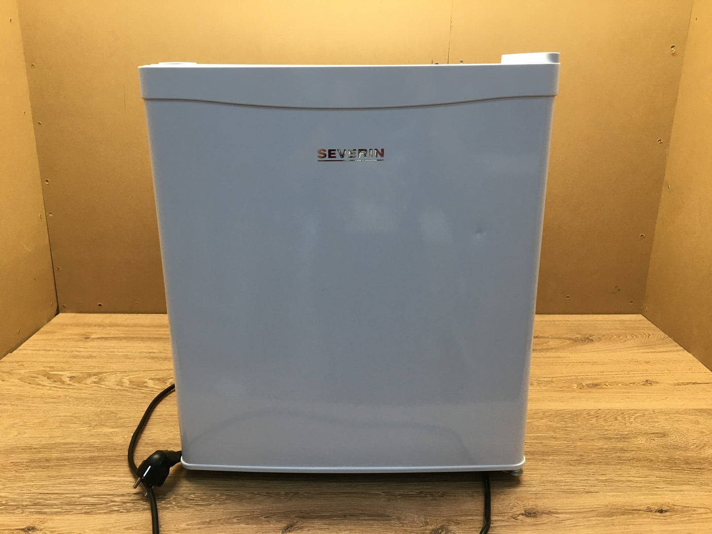 Severin KS 9827 Mini Kühlschrank, 42L, I39348