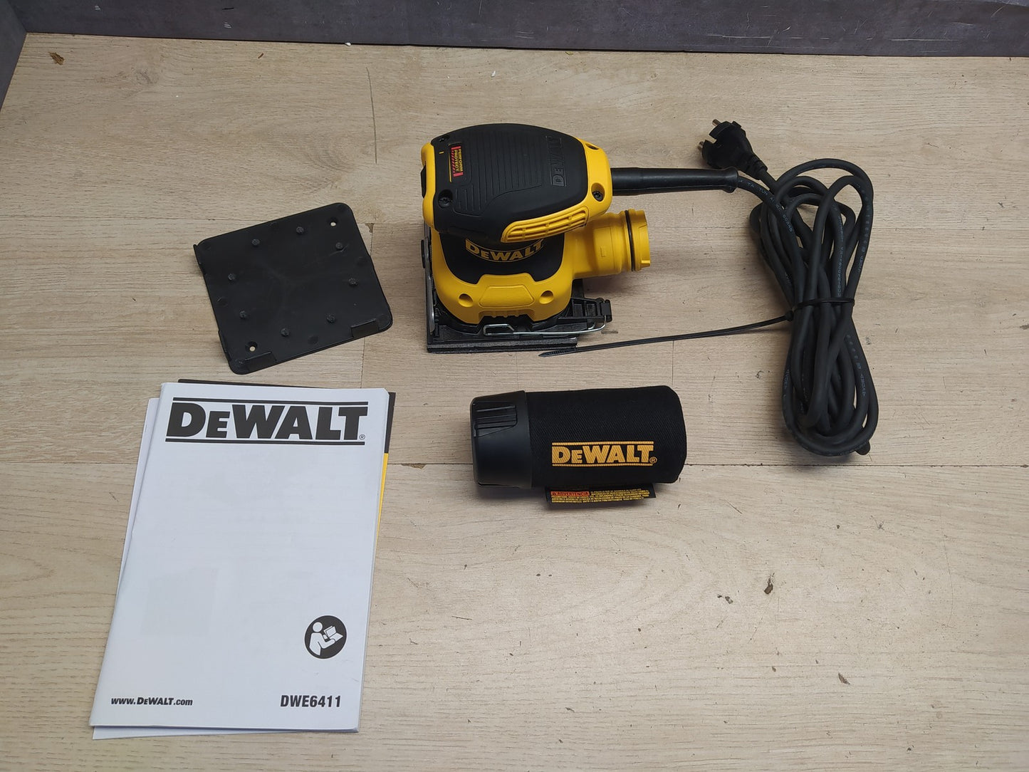 DeWalt DWE6411 Vibratiosnschleifer/ Schwingschleifer, 230 Watt, I38456