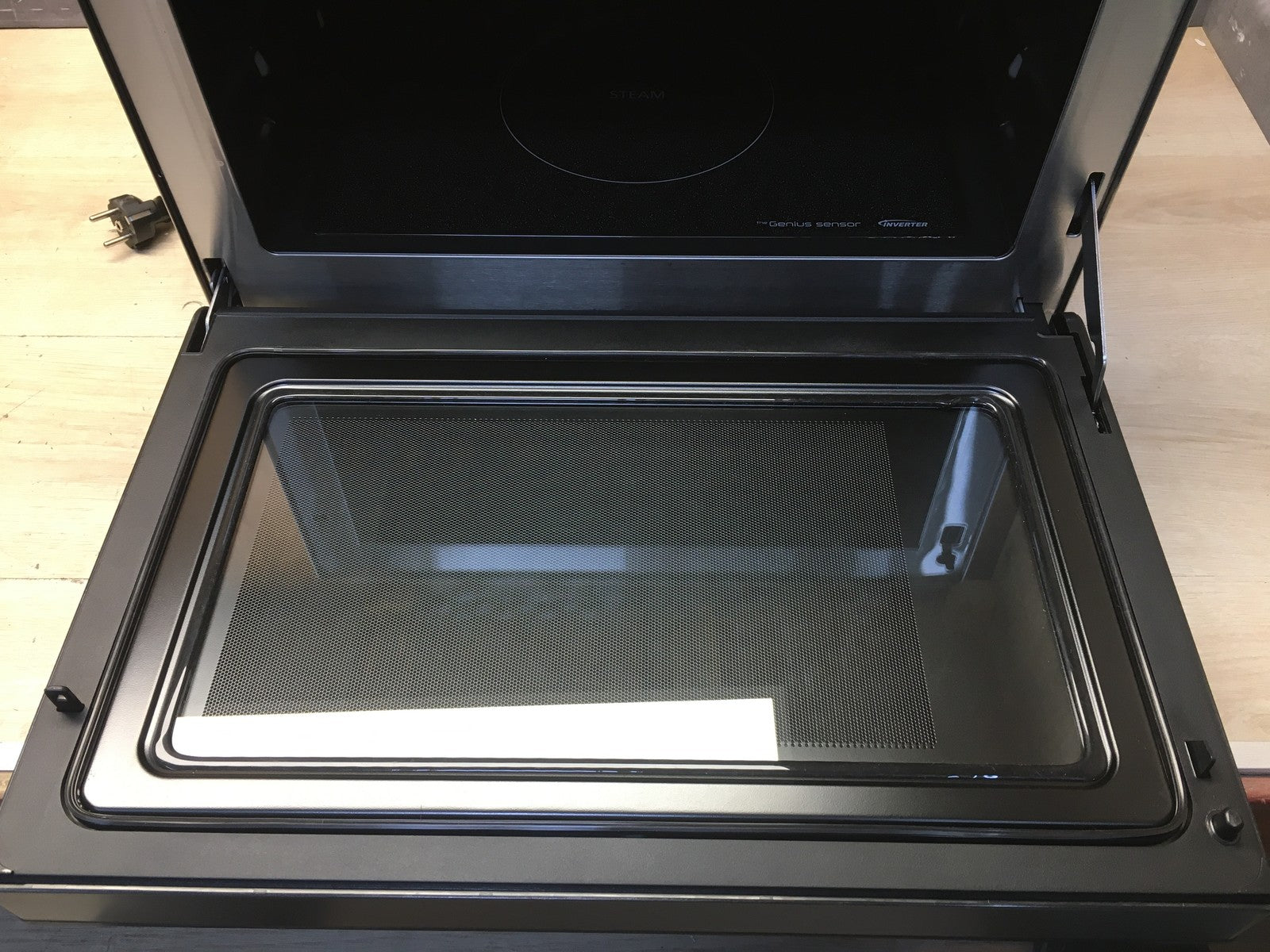 Panasonic NN-CS89LB 4-in-1 Kombi-Mikrowelle, Dampfofen & Grill, 31 L, I37616