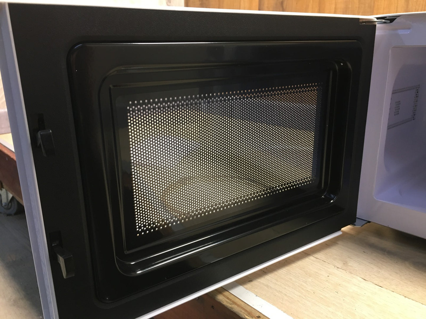 Comfee CMSN 20 wh Mikrowelle, 20L, 700W, I36364