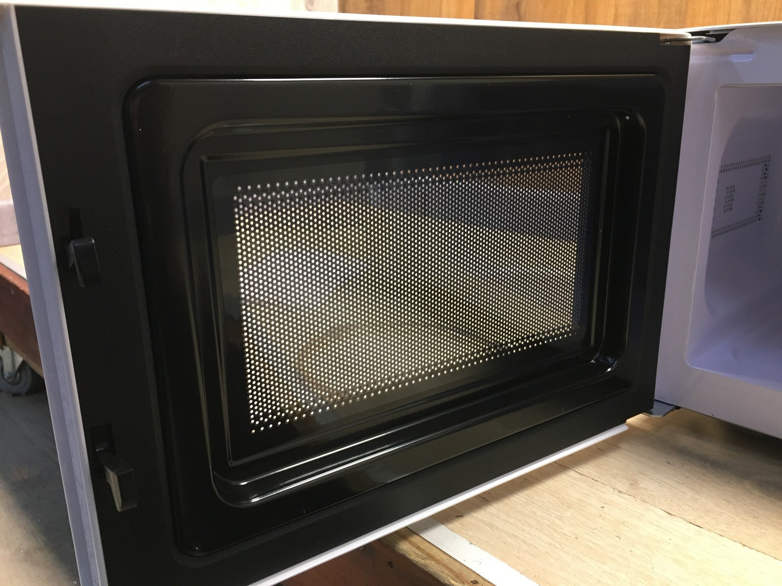 Comfee CMSN 20 wh Mikrowelle, 20L, 700W, I36364