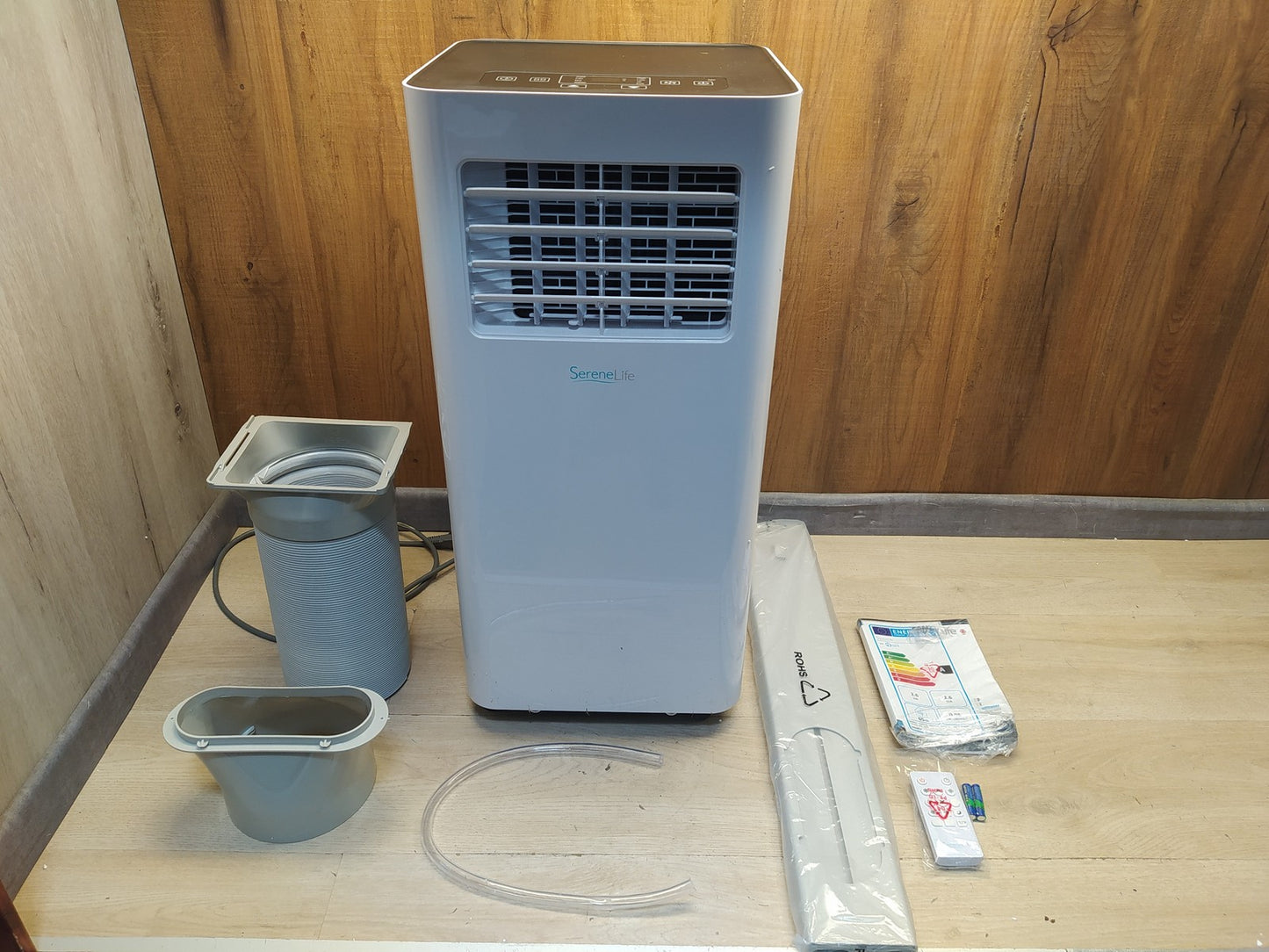 SereneLife SLPAC905WEU Mobile Klimaanlage, 10.000 BTU, EEK:A, I37789