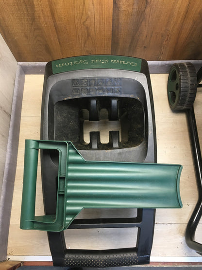 Bosch Leisehäcksler AXT 25 D, 2.500 W, für Hartholz und Dornensträucher, I38221