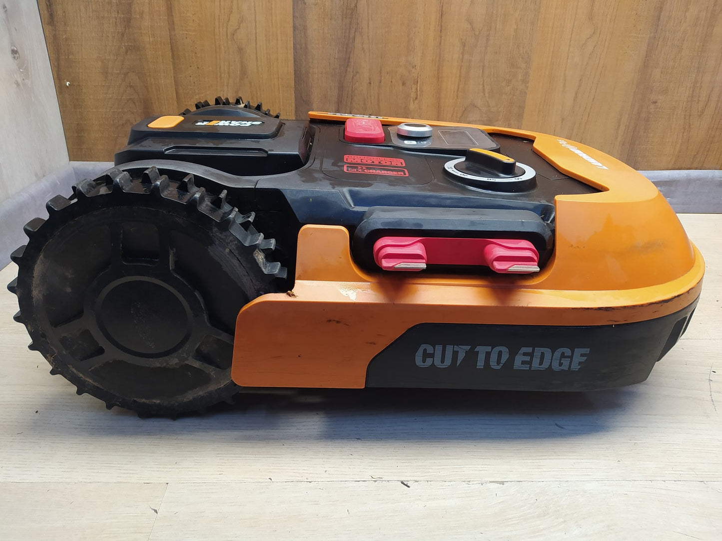 WORX Landroid M700 PLUS WR167E Mähroboter für Gärten bis 700 qm, I37371