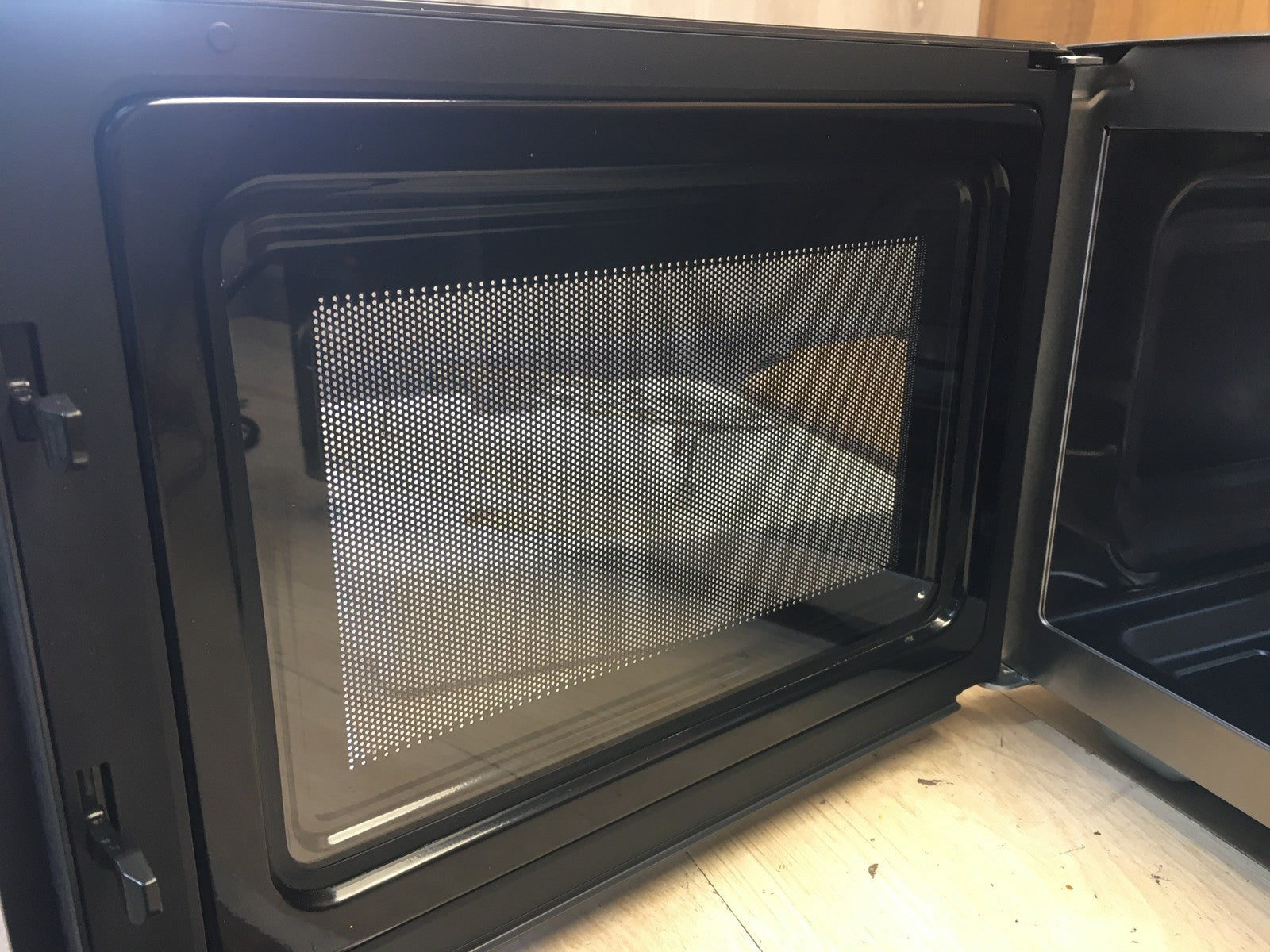 Toshiba MW3-AC26SFI(MG) Kombi Mikrowelle mit Grill und Heißluft 26L 900W I39130