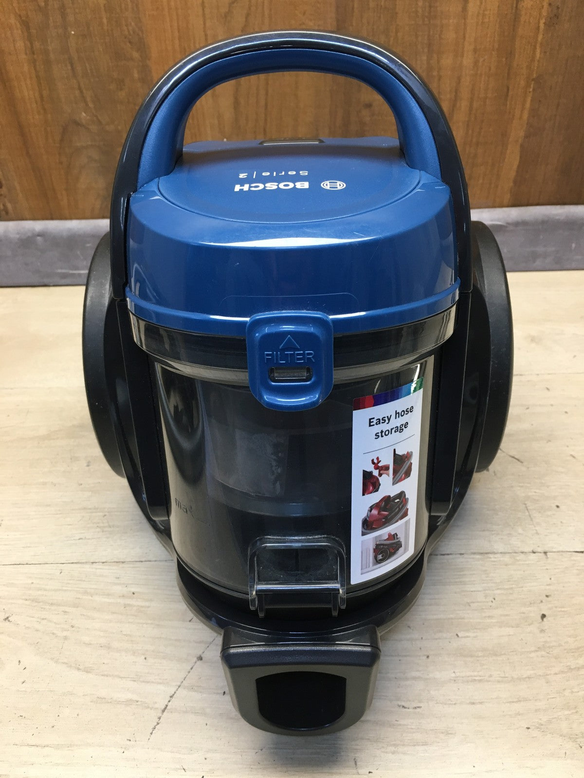 Bosch Serie 2 Staubsauger beutellos BGC05A220A, 700W, I39736