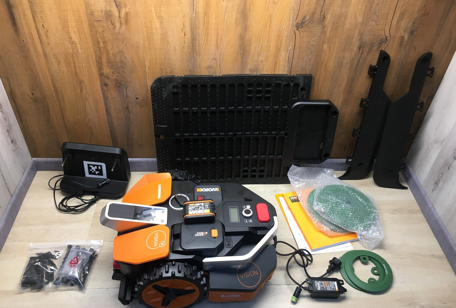 WORX Landroid Vision M550 Mähroboter ohne Begrenzungskabel WR205E, I38187