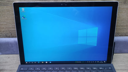 Microsoft Surface Pro 4 Windows Tablet 2736x1824 Touch m3-6Y30 4GB RAM 128GB SSD