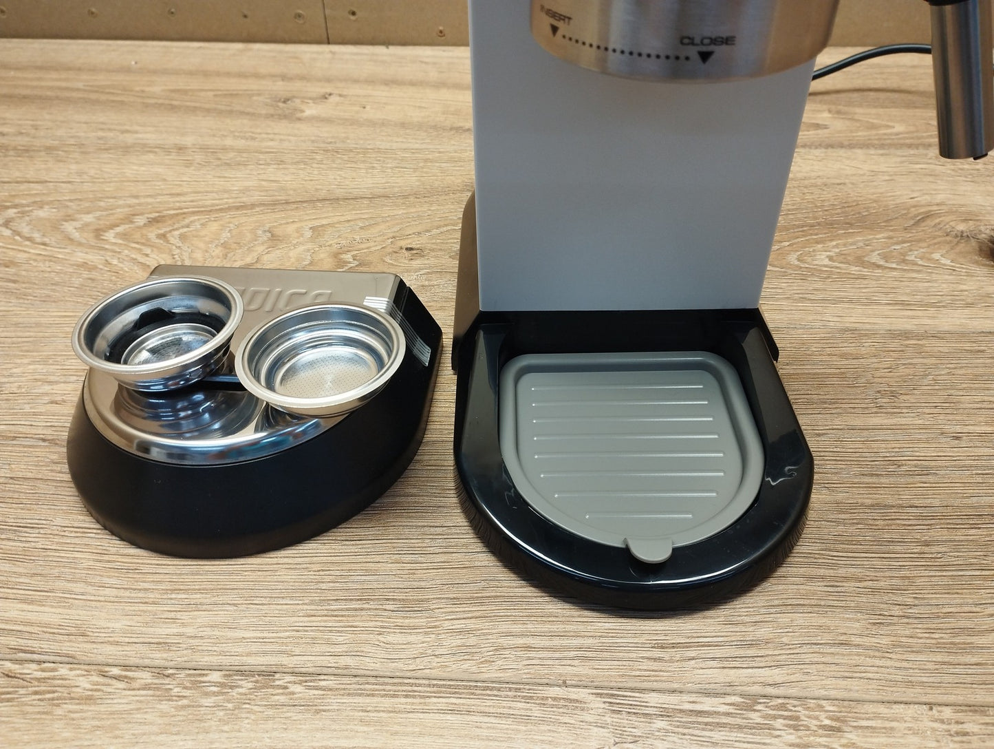 De'Longhi EC 685.W Kaffeemaschine, 1350W, weiß, I39563