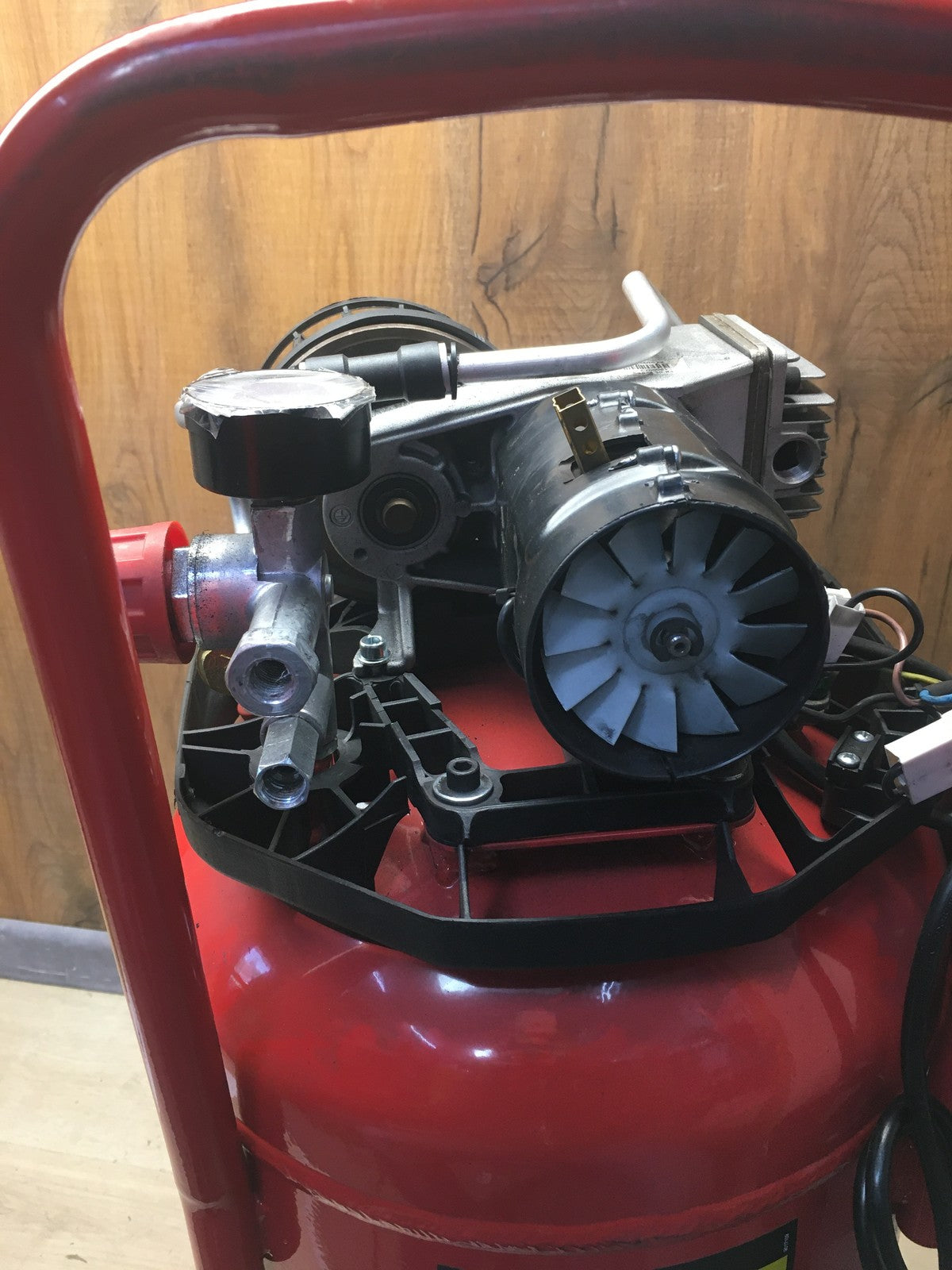 Mecafer 425090 Mobiler Kompressor 50L 2 kW 10 bar I38682