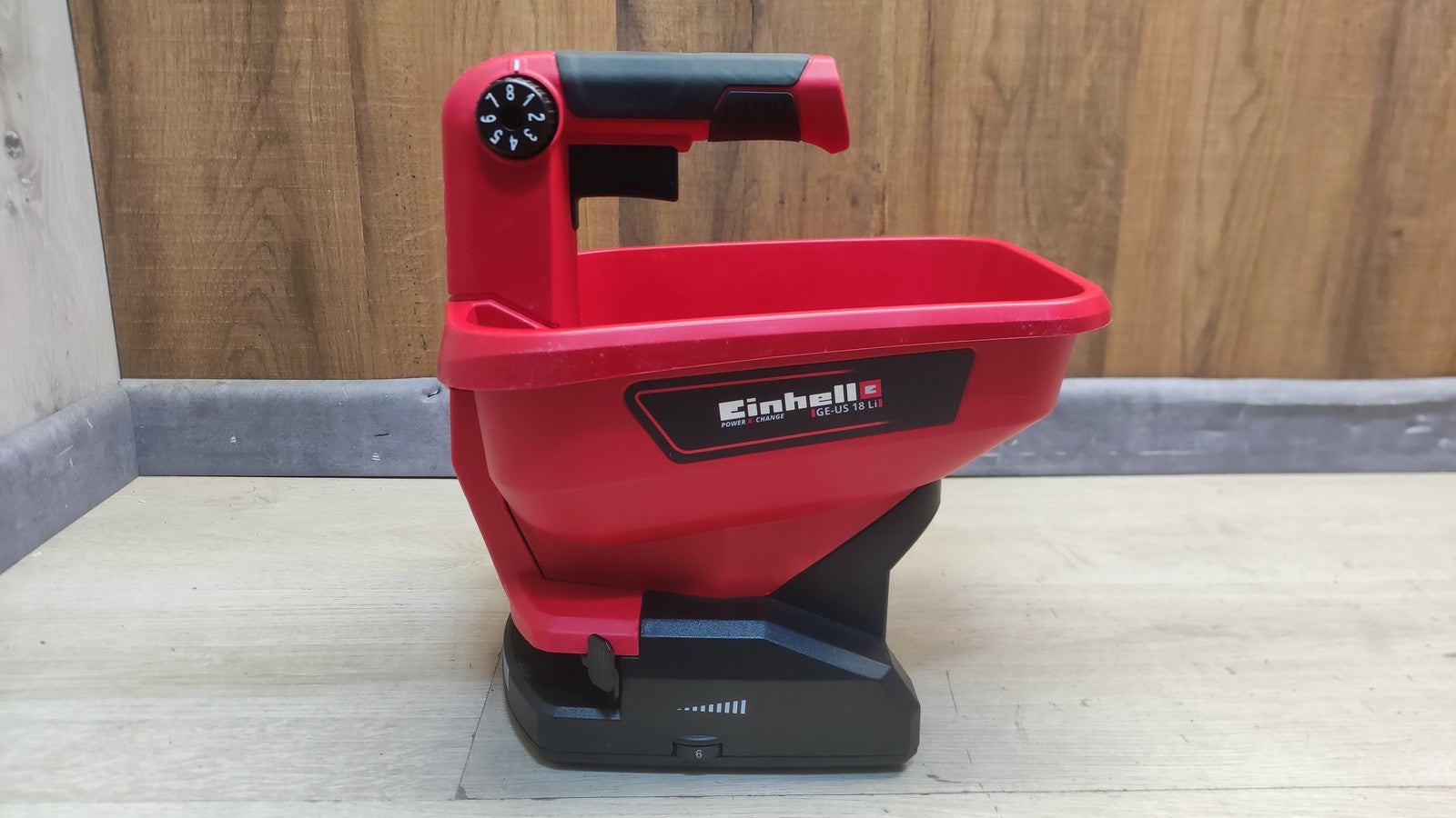 Einhell Universal Streuer GE-US 18 Li Solo (3415410), 3,3 l, I38245