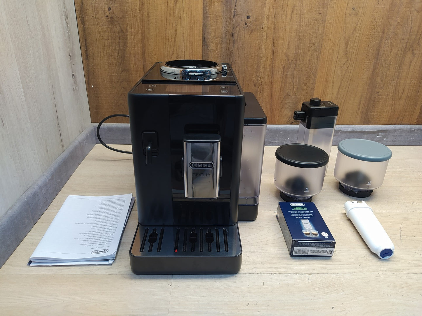 DELONGHI EXAM440.55.B Kaffeevollautomat Schwarz, I37369