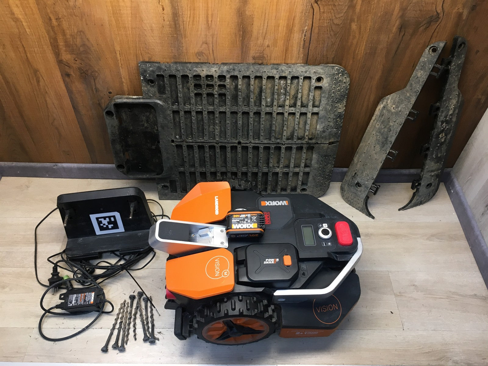 WORX Landroid Vision M600 Mähroboter ohne Begrenzungskabel WR206E, I38188