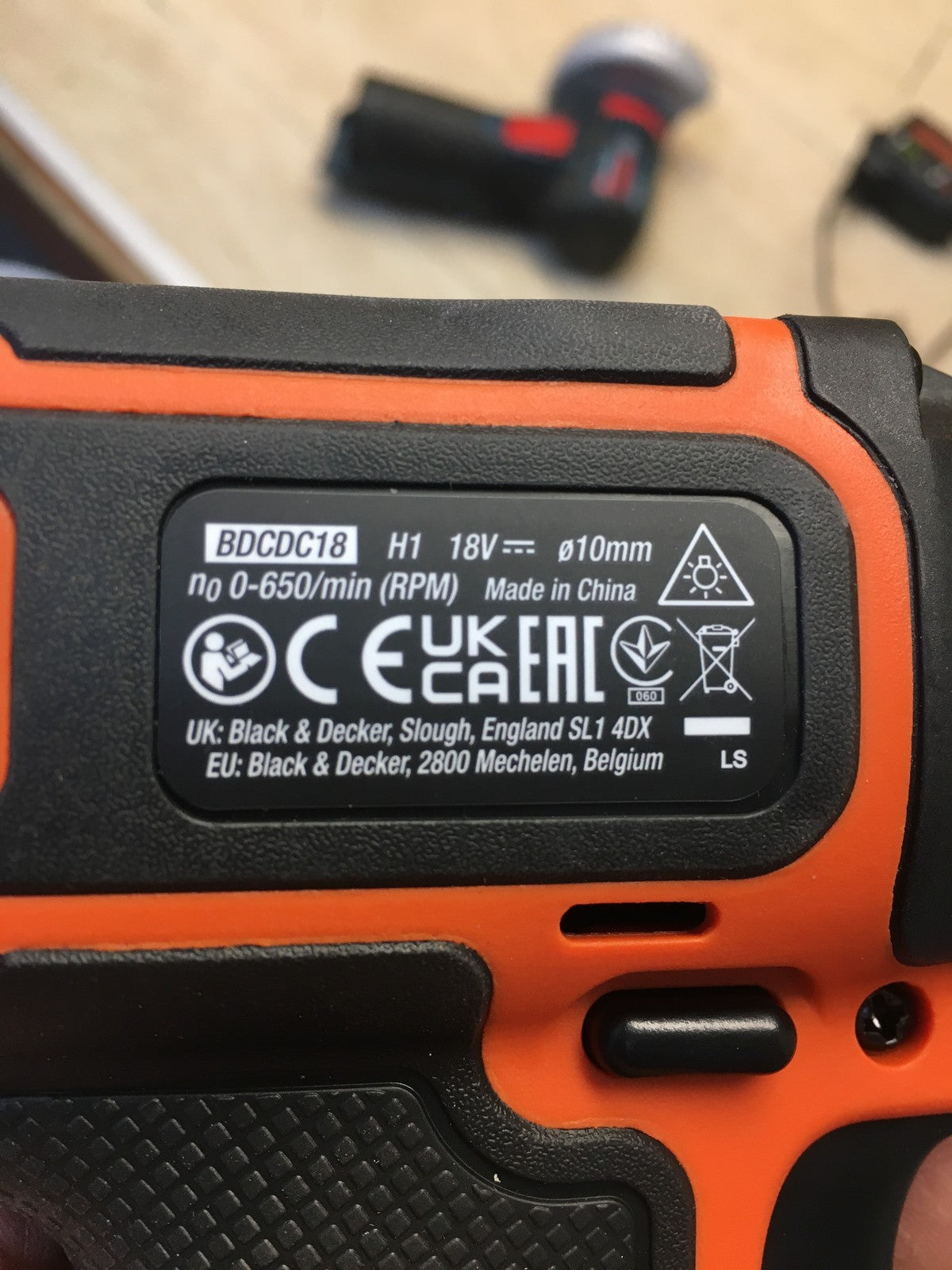 Black&Decker BDCDC18K Akku-Bohrschrauber ohne 2 Akkus 1.5Ah, I38462