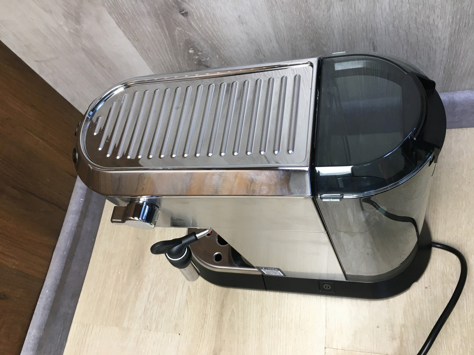 De'Longhi EC685.M Espressomaschine mit Milchaufschäumer, 1350W, I36306