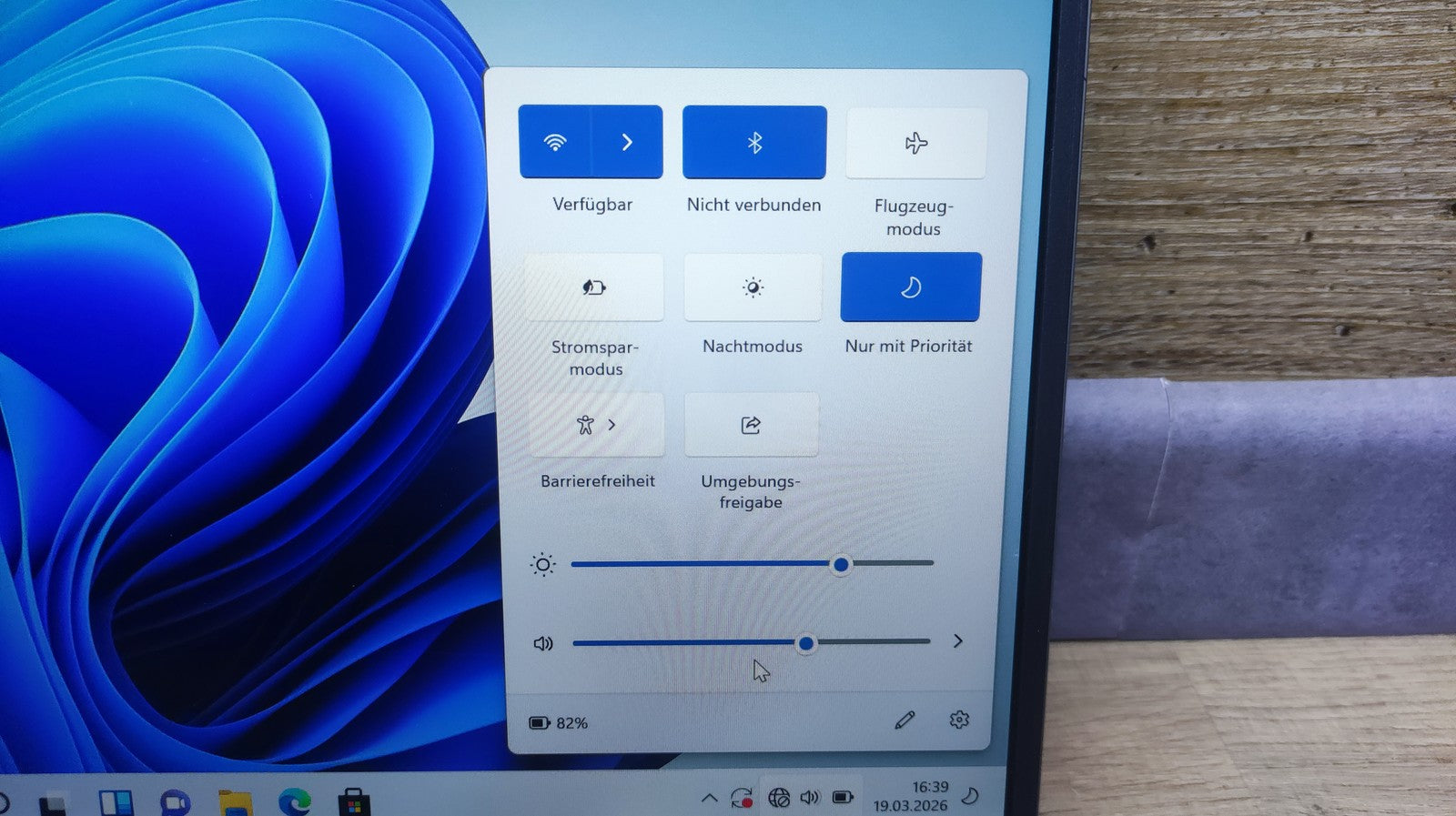 Dell Latitude 7400 Notebook 14" FHD i5-8265U 16GB 256GB Thunderbolt USB-C WiFi