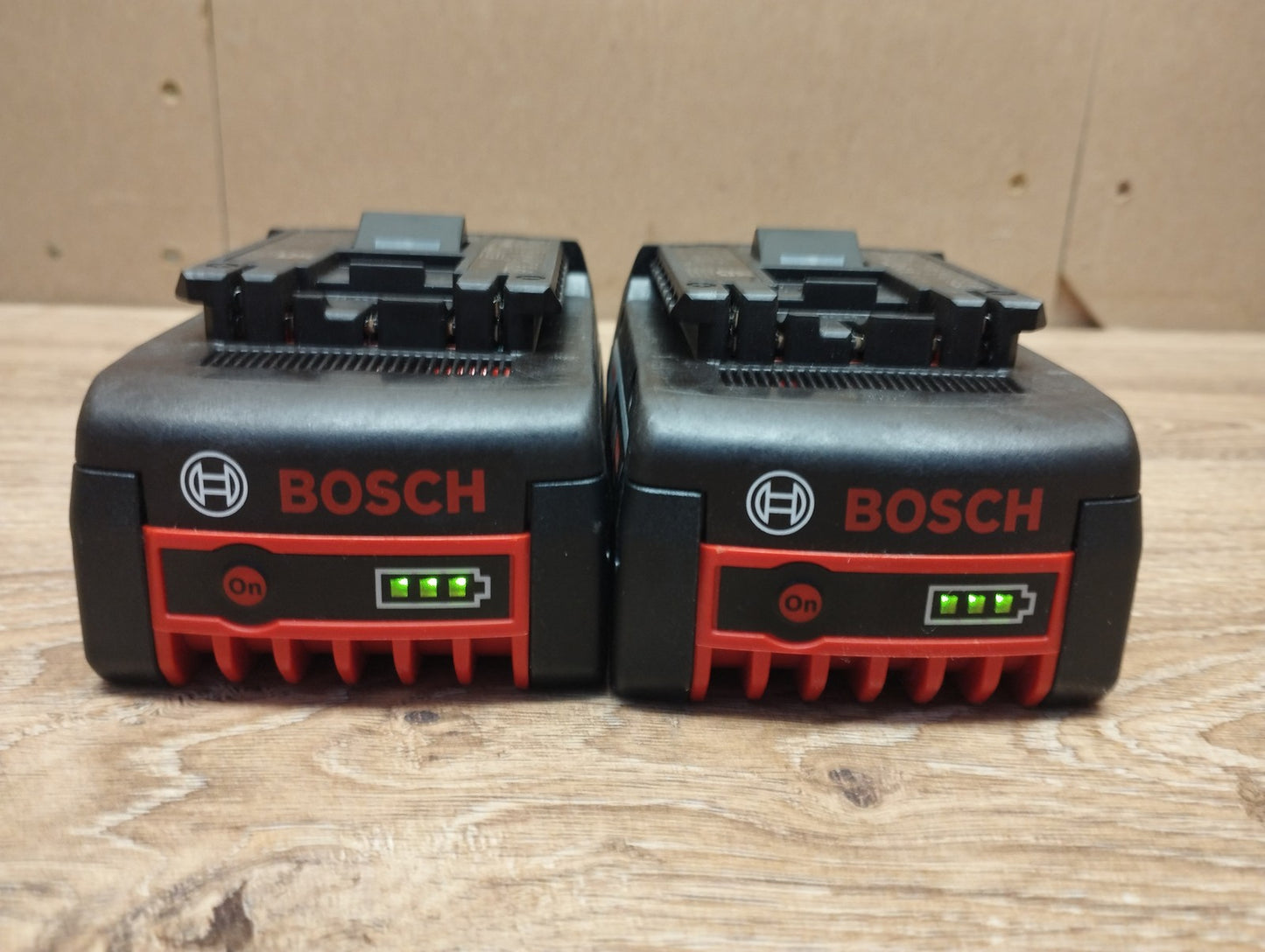 Bosch Professional Starterset 2x4.0Ah Akku + Ladegerät GAL 18V-40, I39906