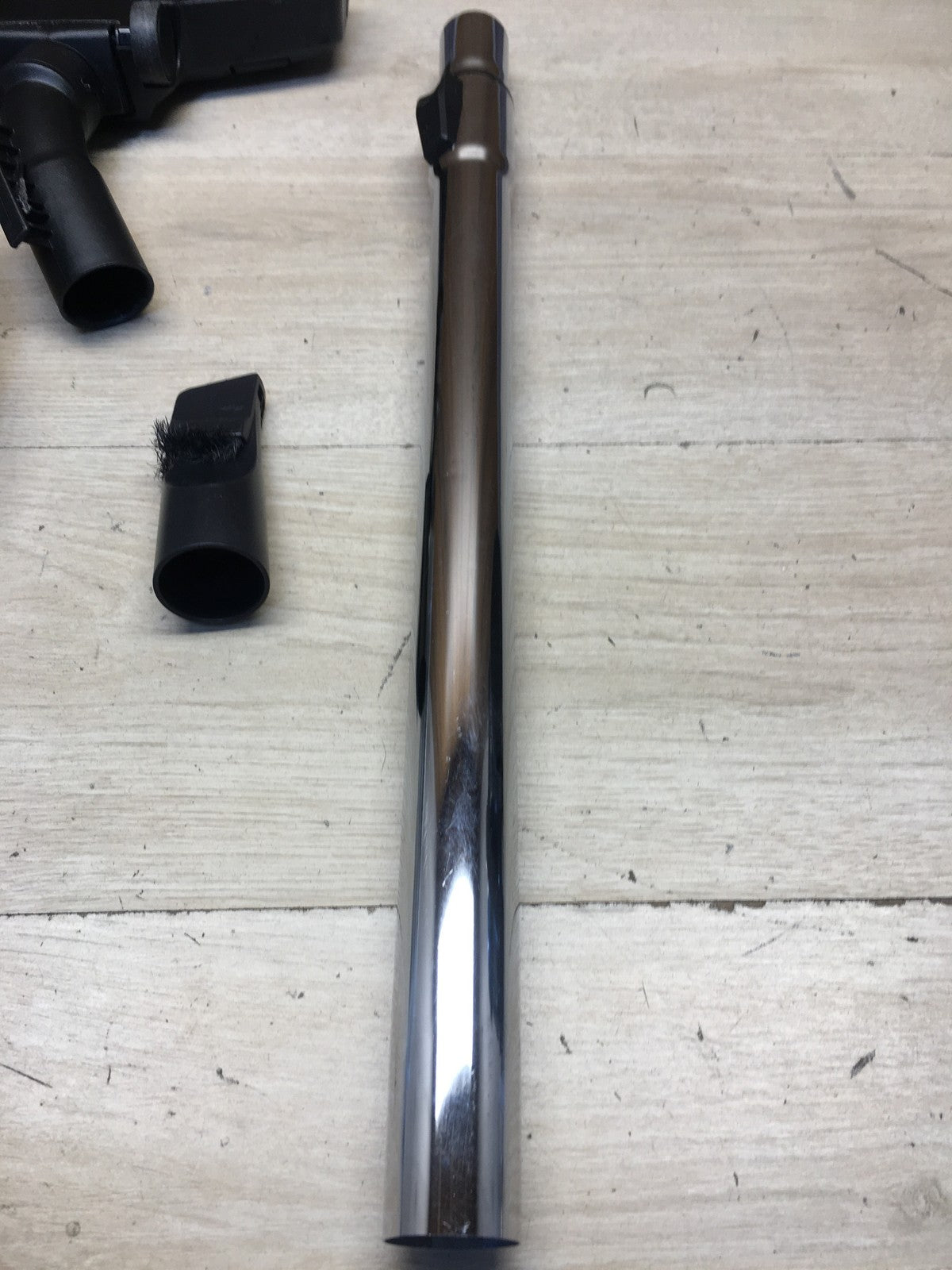 Bosch Serie 2 Staubsauger beutellos BGC05A220A, 700W, I39736